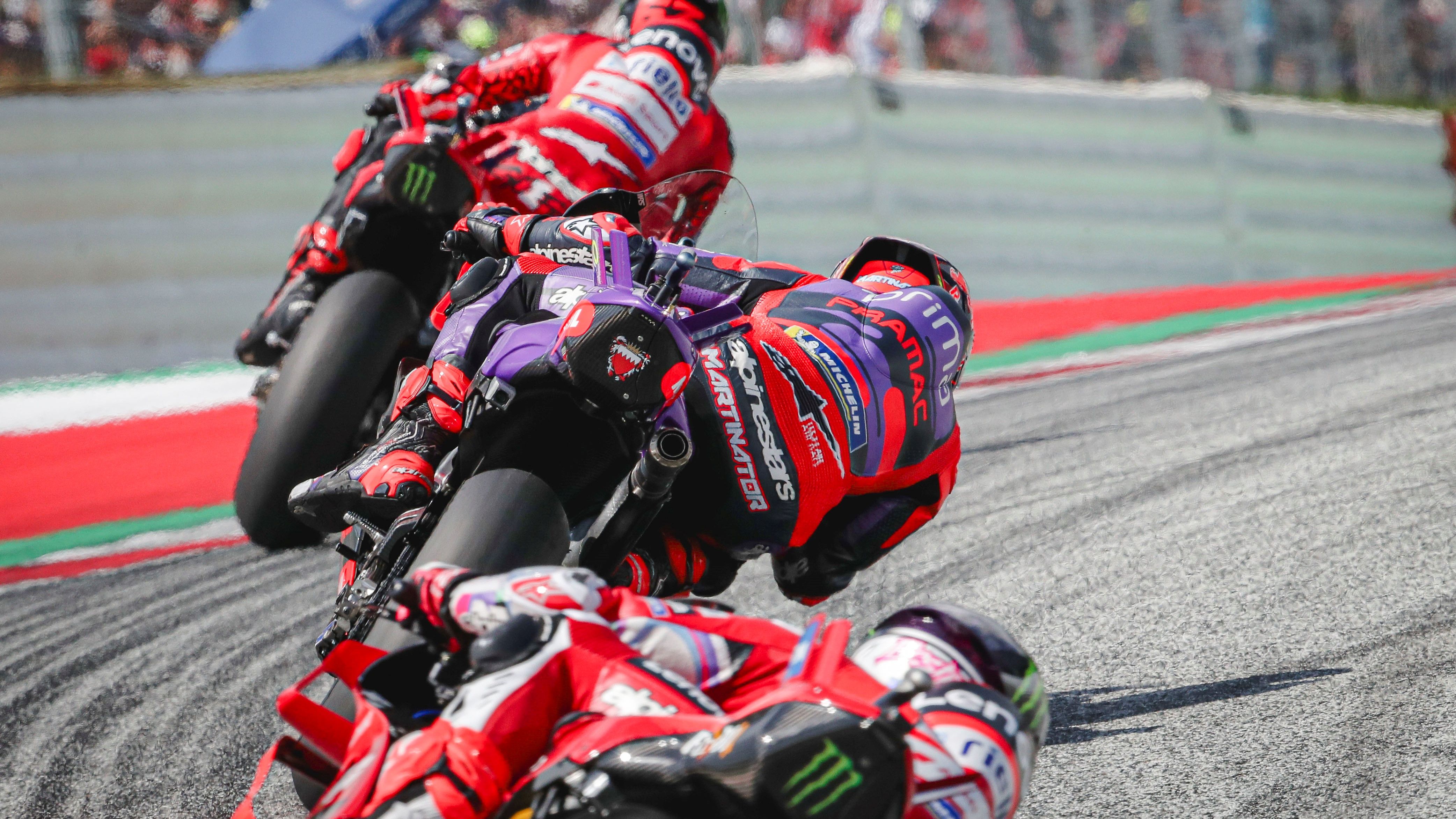 Pecco Bagnaia seguido por Jorge Martín y Enea Bastianini, MotoGP Austria 2024