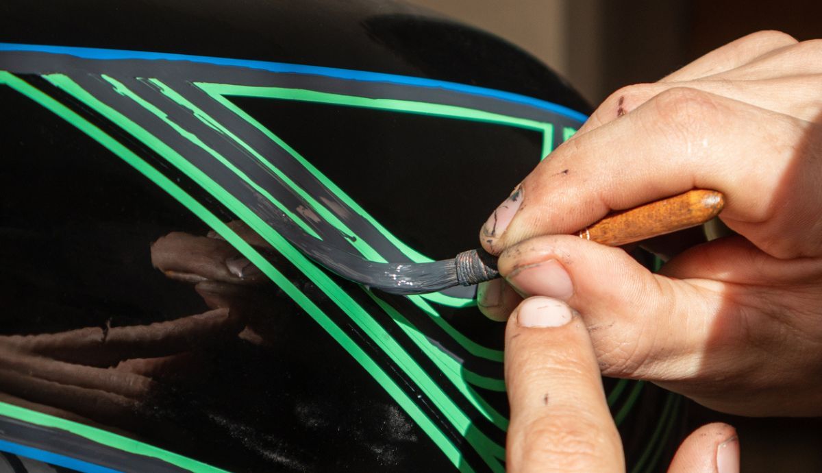Cómo proteger la pintura de la moto del sol