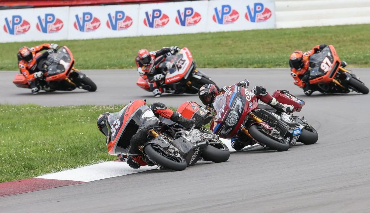 Kyle Wyman y Troy Herfoss se repartieron las victorias en King of the Baggers Kyle Wyman y Troy Herfoss se repartieron las victorias en King of the Baggers