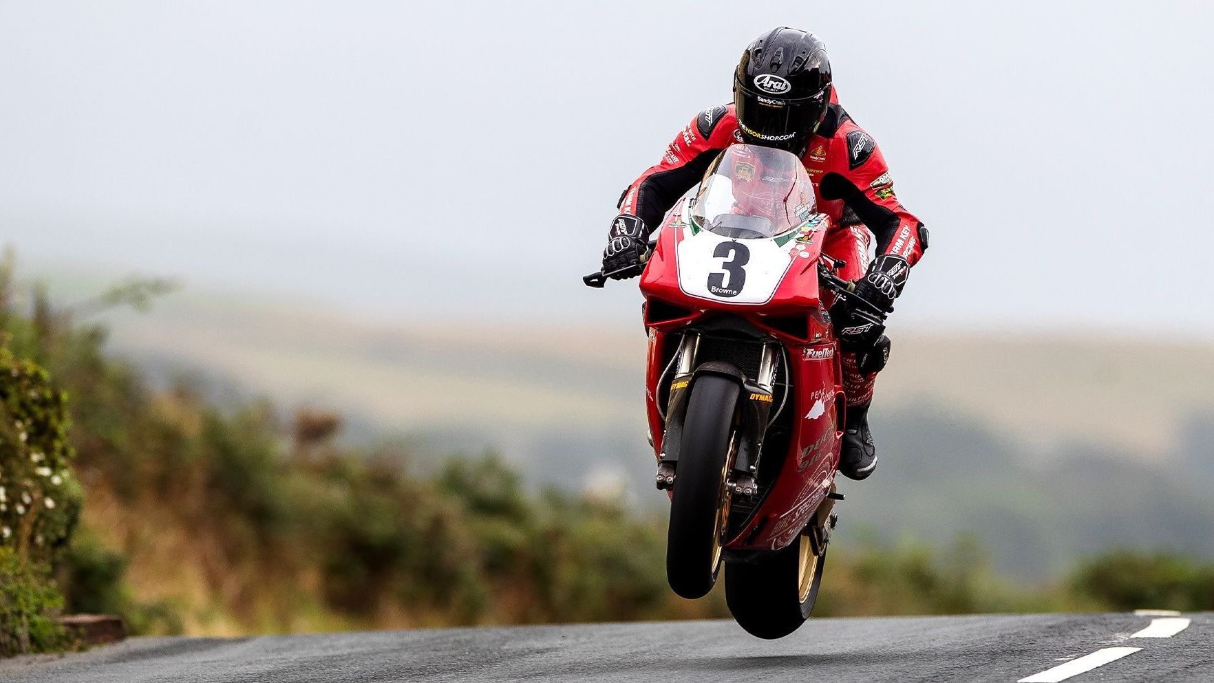 Mike Browne se impuso en el Classic Superbike ManxGP 2024 con la Ducati 916