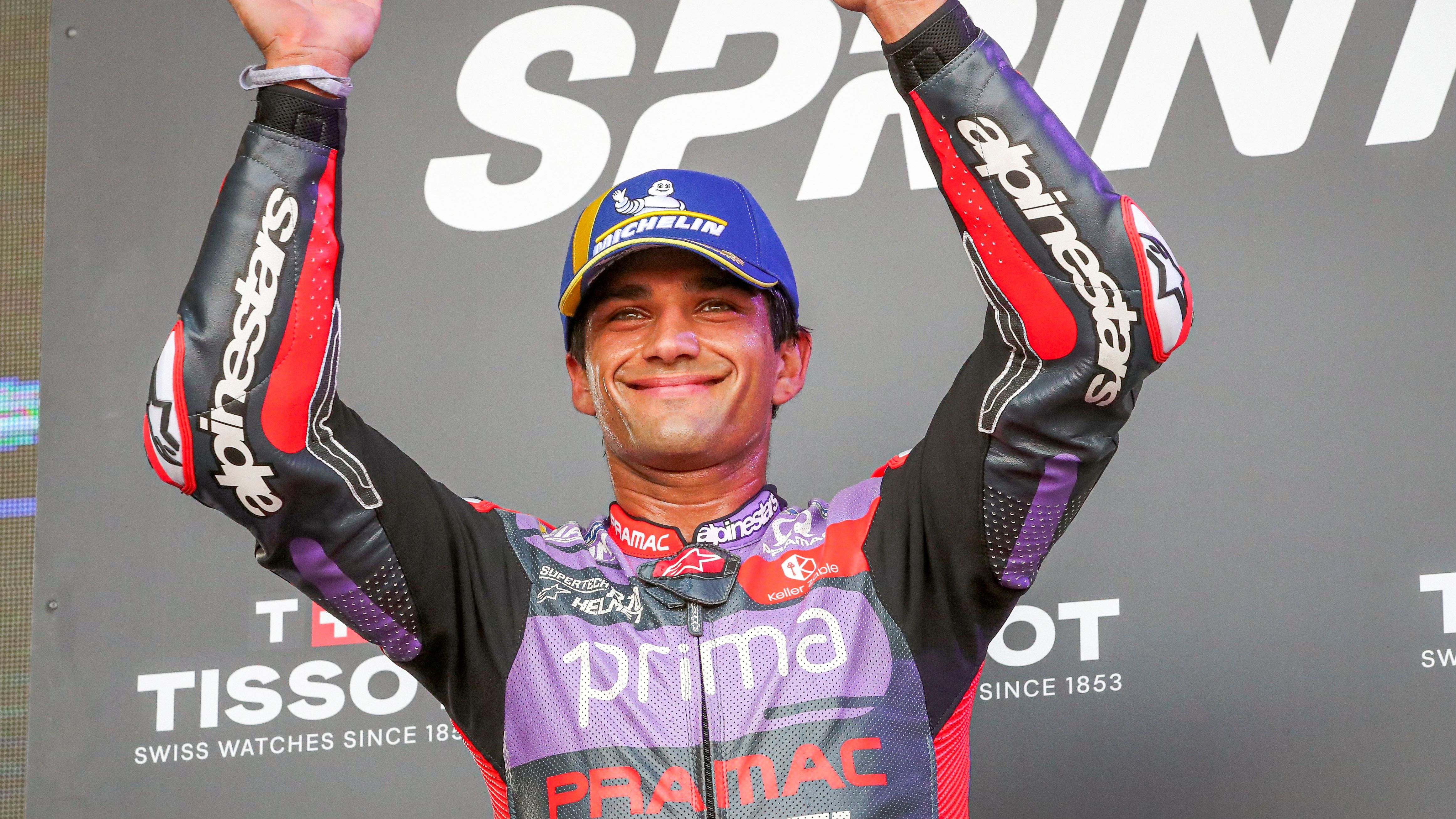 Jorge Martín celebra su podio en el Sprint del GP de Aragón