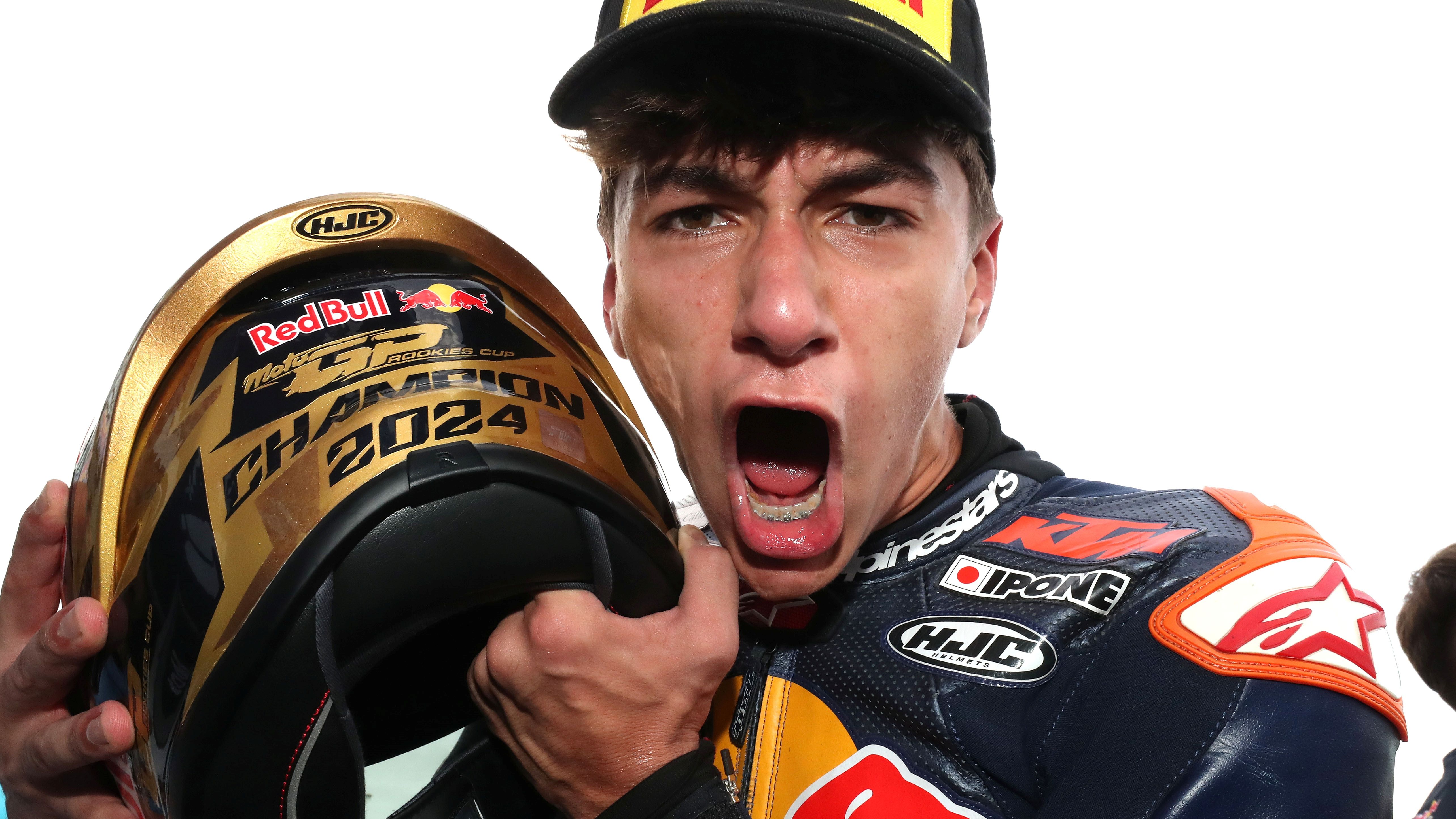 Álvaro Carpe festeja su título de la MotoGP Rookies Cup 2024