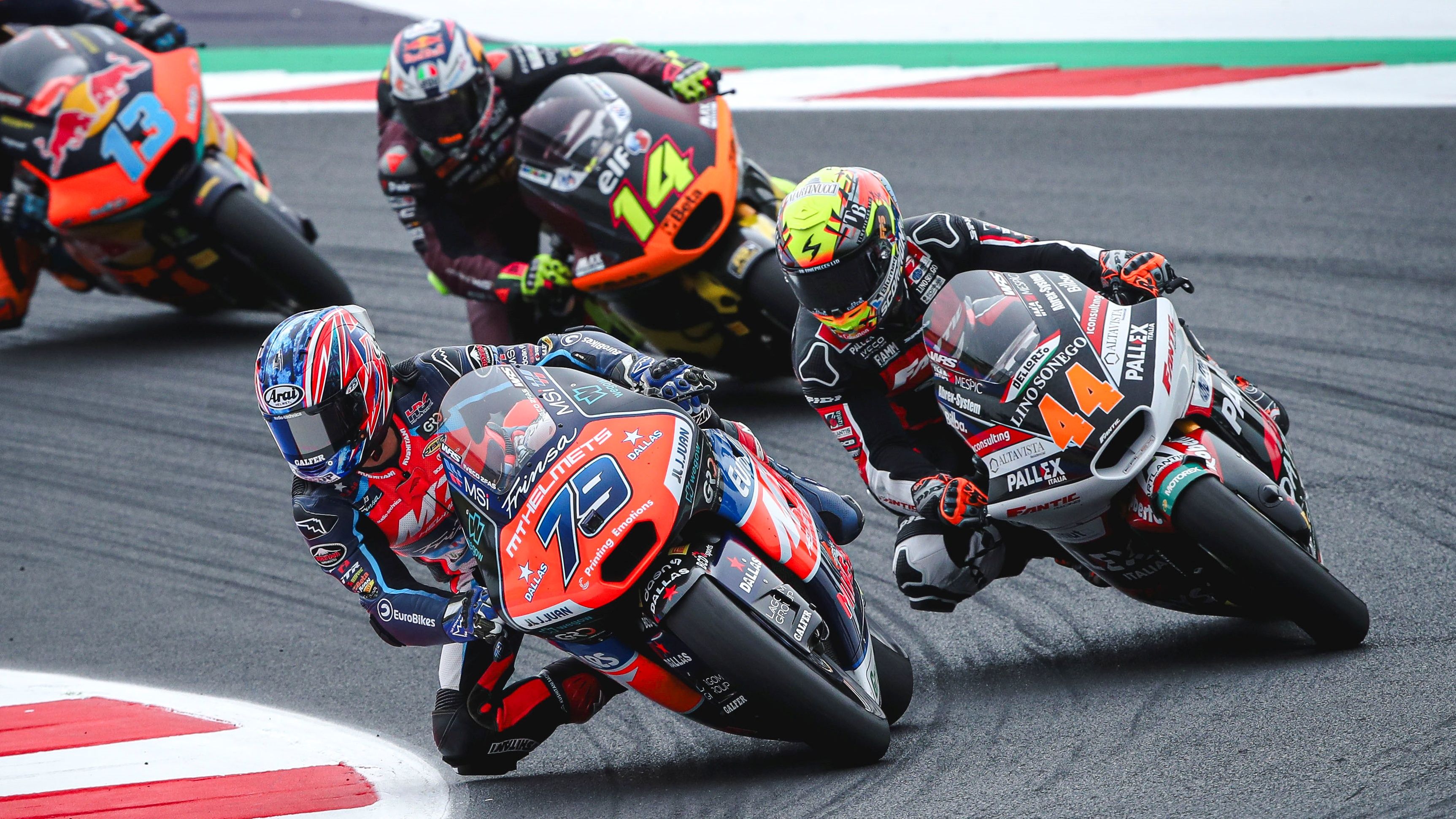 Ai Ogura ha ganado ante Arón Canet y Tony Arbolino para ponerse líder de Moto2