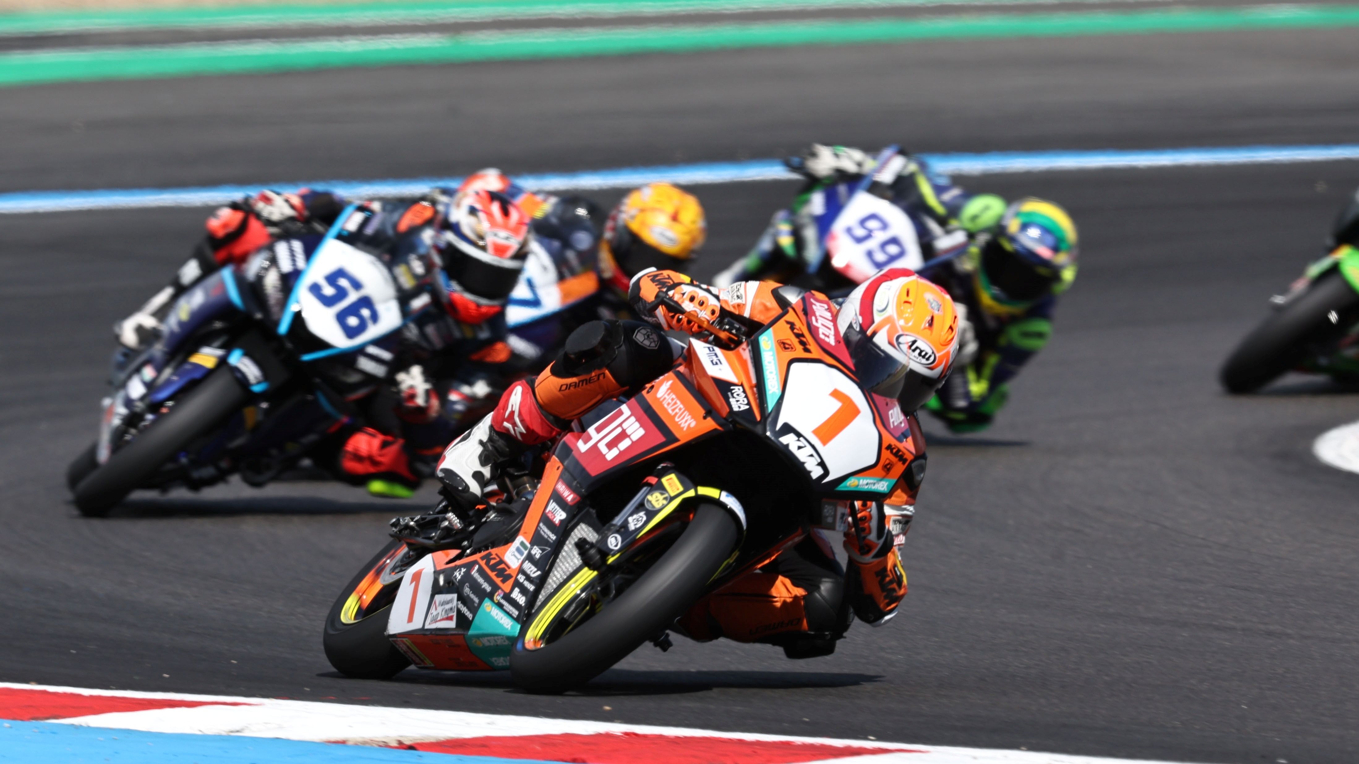 Jeffrey Buis ha ganado la última carrera en Magny Cours