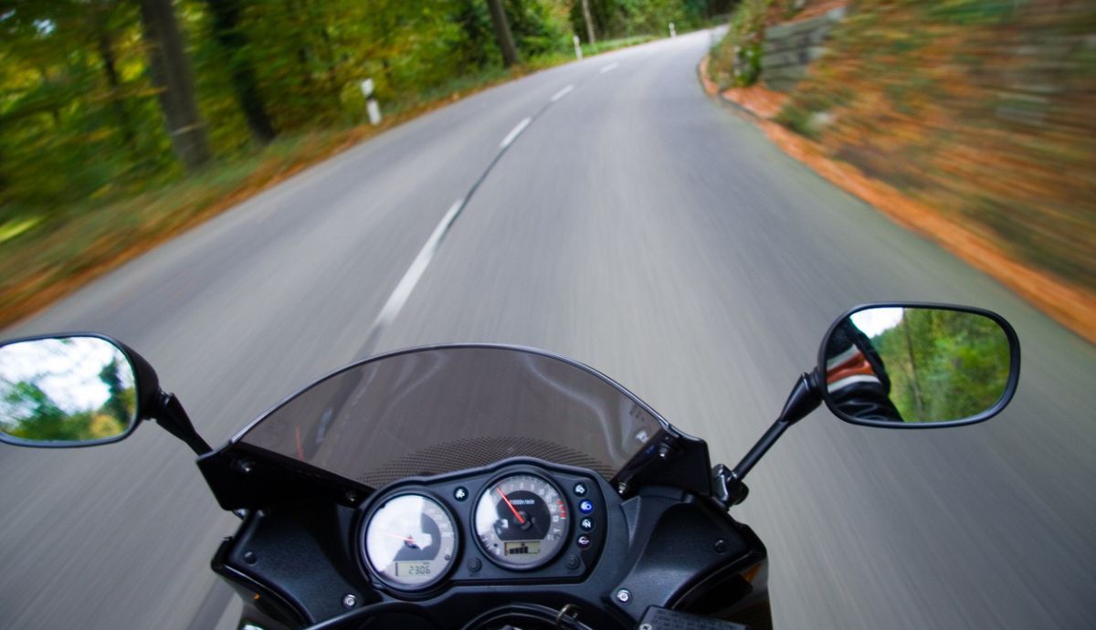 Cómo aumentar el campo visual y tu visión sobre la moto