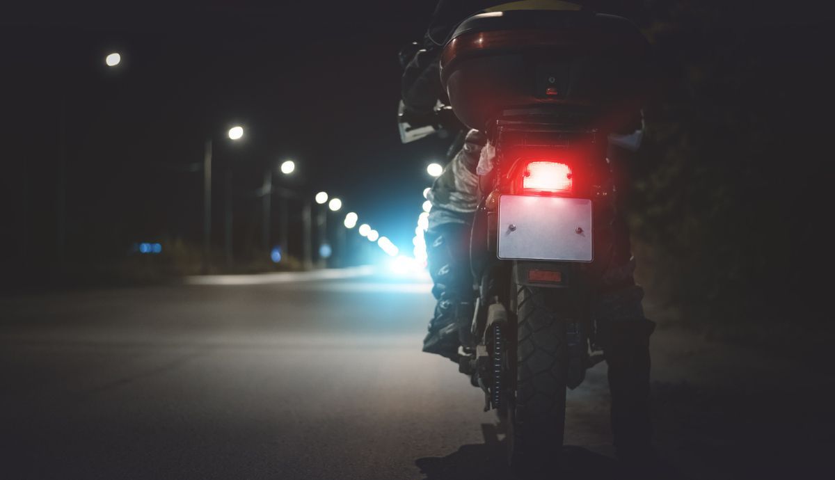 Distancia de frenado de la moto con o sin pasajero