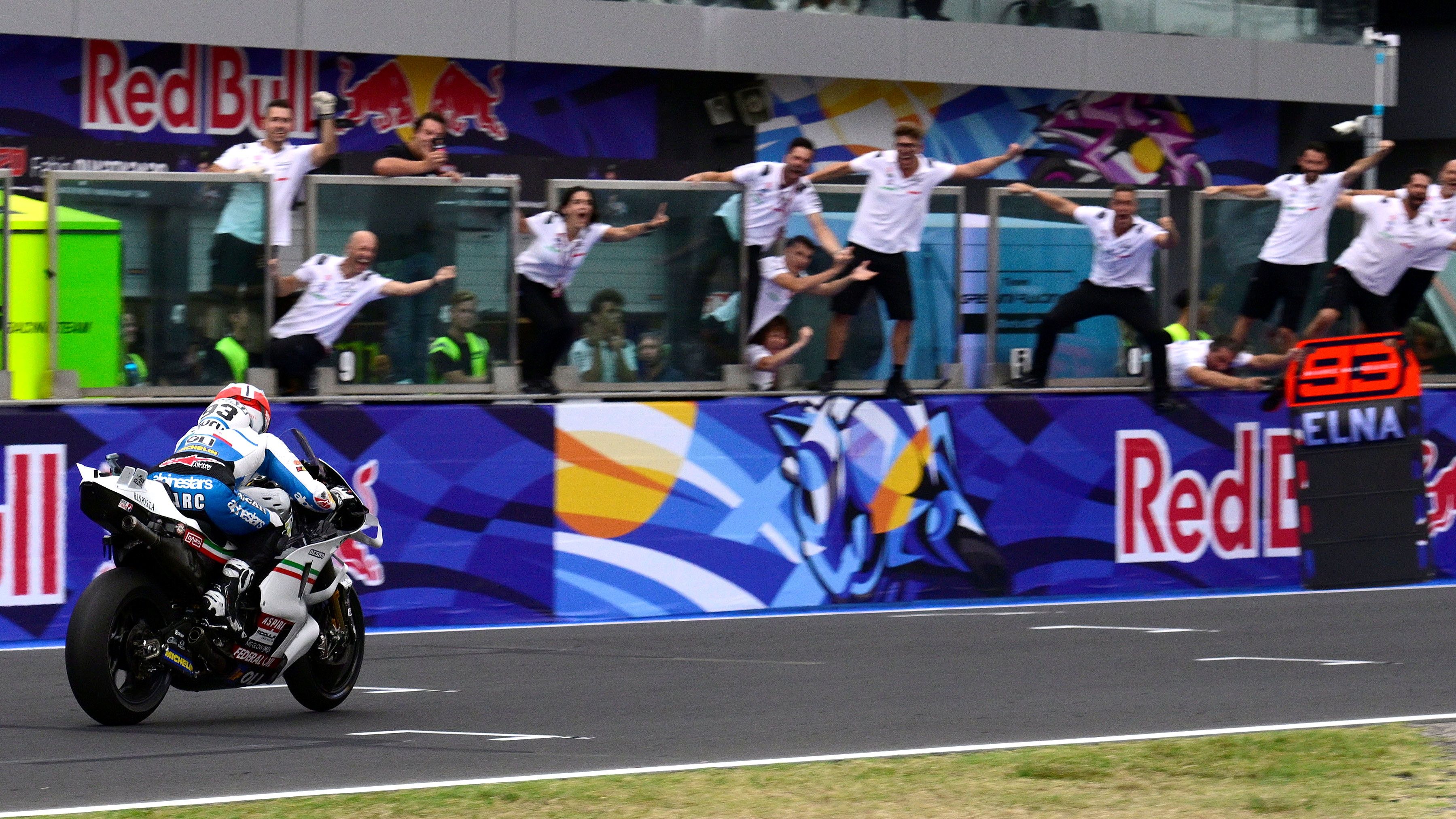 Marc Márquez entra victorioso para el delirio del Gresini, MotoGP San Marino 2024