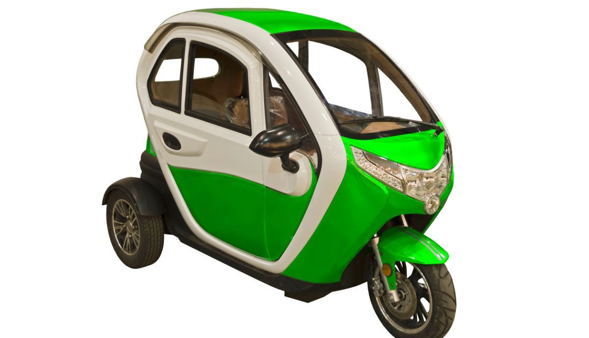 Moto con cabina cerrada