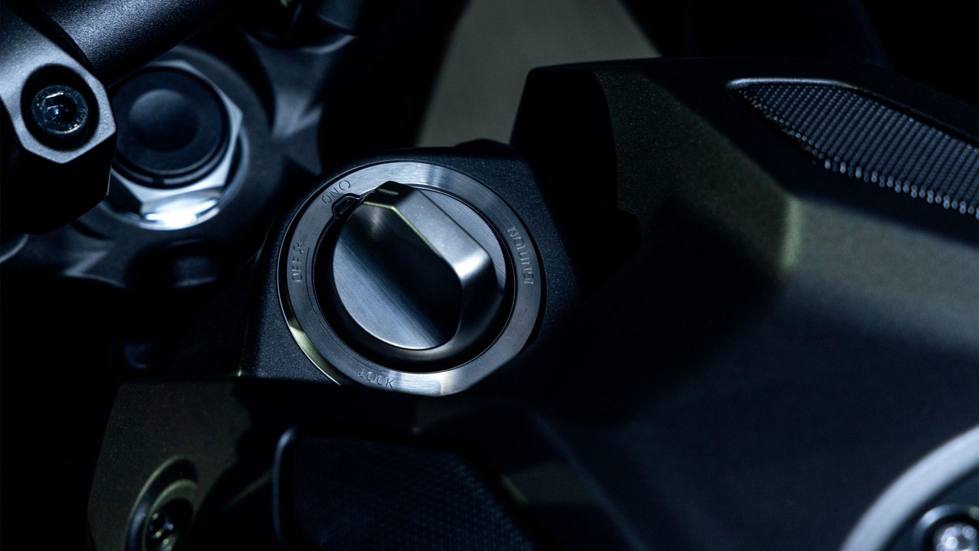 Yamaha MT 09 Y AMT 2024 Detalles B (4)