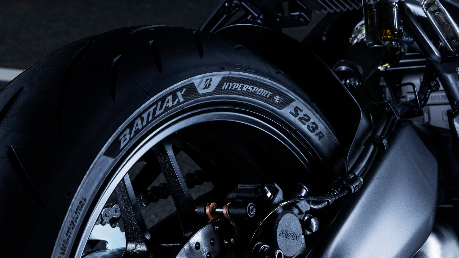 Yamaha MT 09 Y AMT 2024 Detalles B (16)
