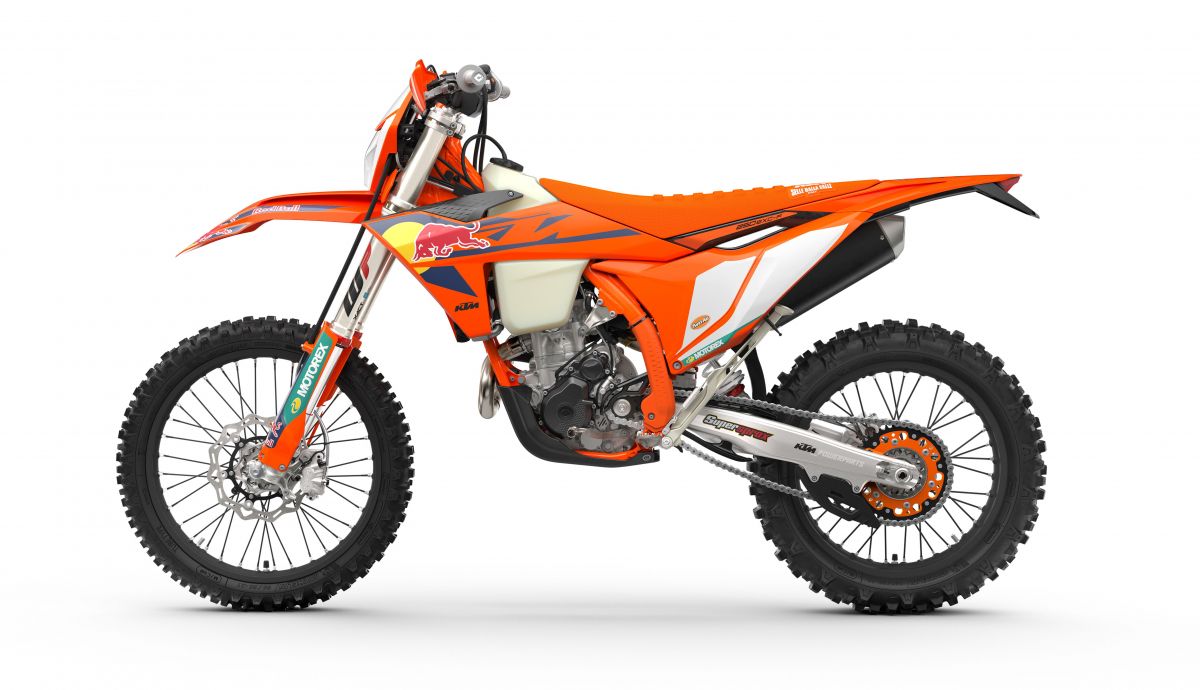 624645 MY25 KTM 250 EXC F CHAMPION EDITION 90 left CHAMPION EDITION STUDIO 624645 MY25 KTM 250 EXC F CHAMPION EDITION 90 left CHAMPION EDITION STUDIO