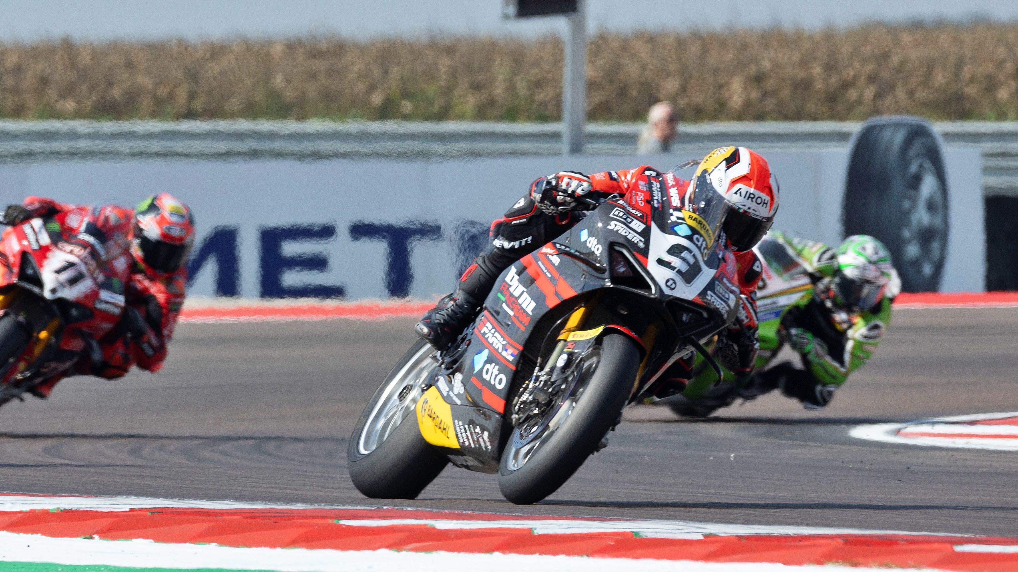 Danilo Petrucci ha logrado su primera victoria en el Mundial de Superbike en Cremona