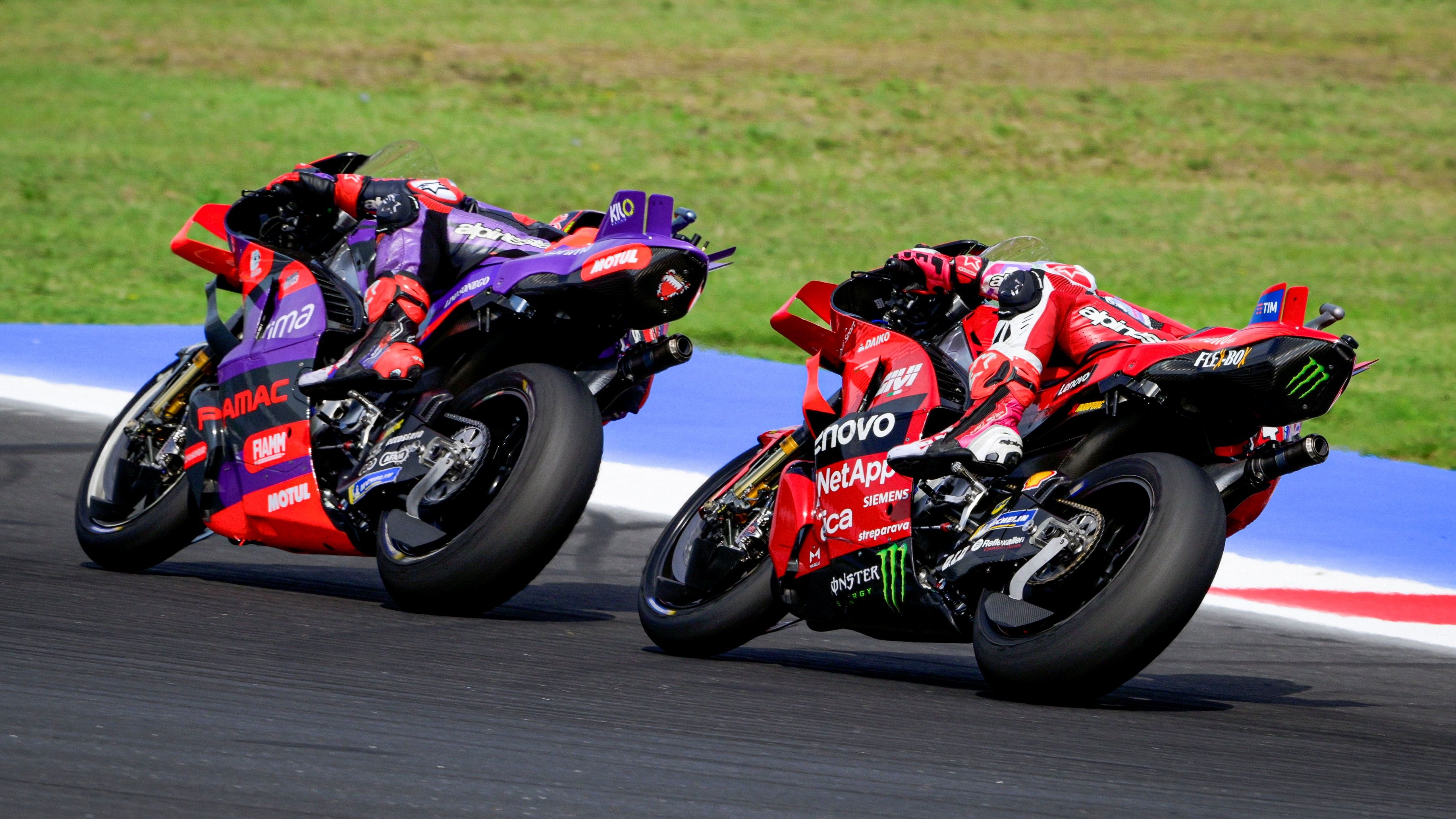 Jorge Martín y Enea Bastianini se jugaron la victoria en el GP de Emilia Romaña de MotoGP