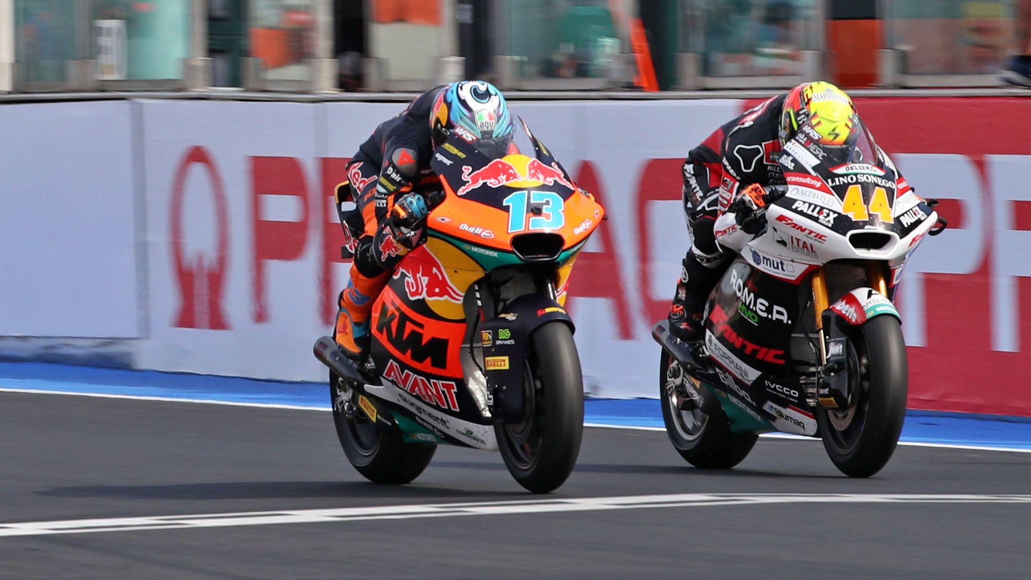 Celestino Vietti arrebata la victoria a Arón Canet, Moto2 Emilia Romaña 2024