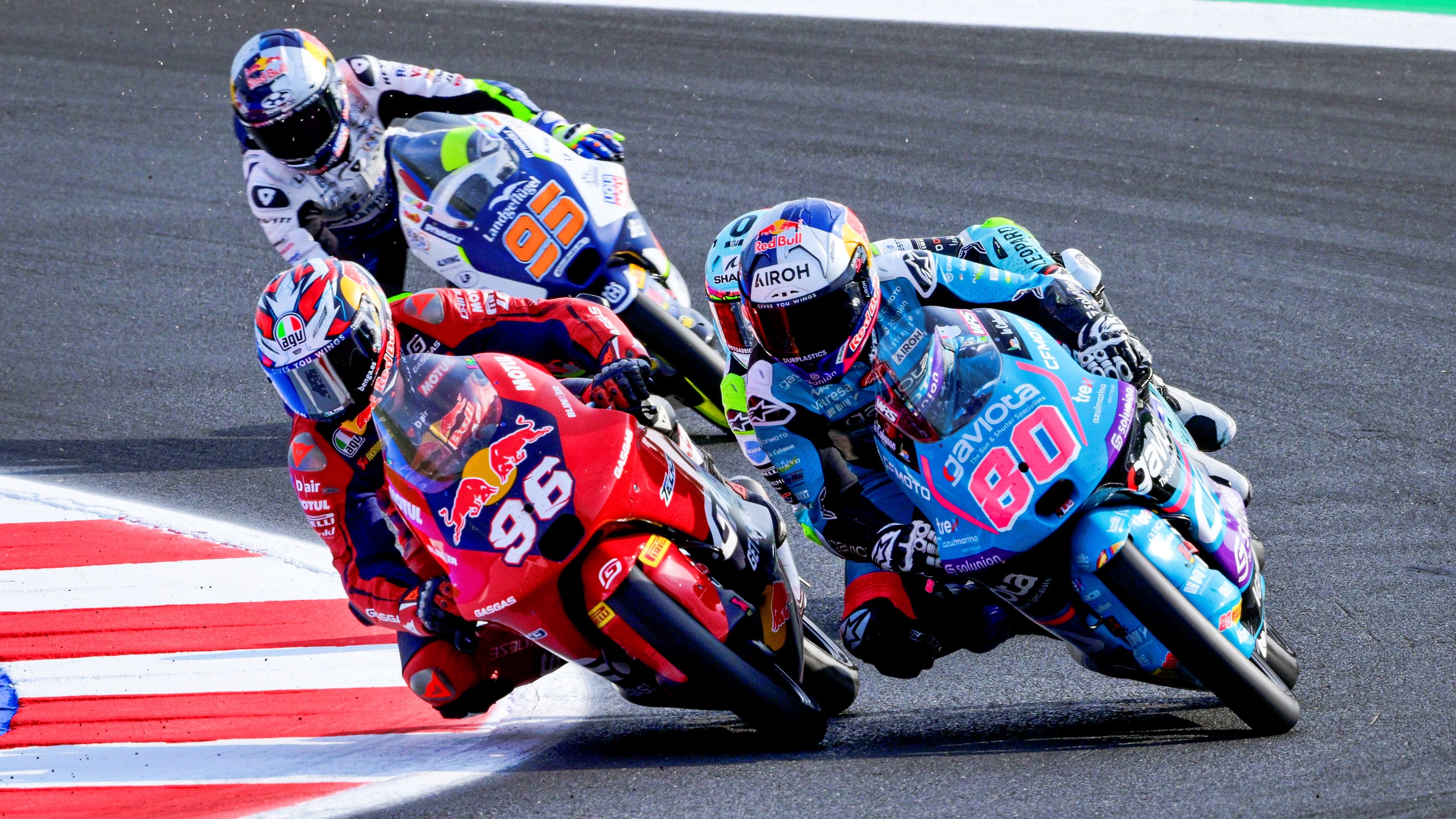 Dani Holgado pasa a David Alonso ante Ángel Piqueras y Collin Veijer, Moto3 Emilia Romaña 2024