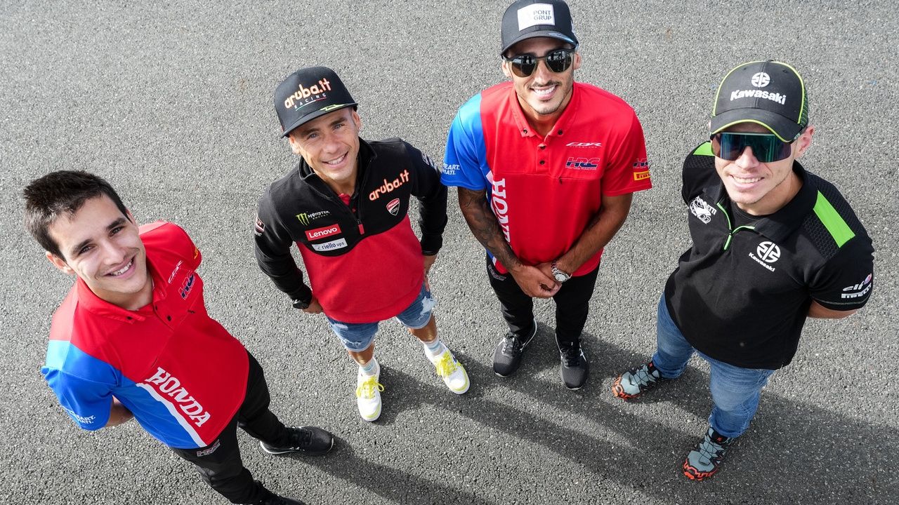 Iker Lecuona, Álvaro Bautista, Xavi Vierge y Tito Rabat