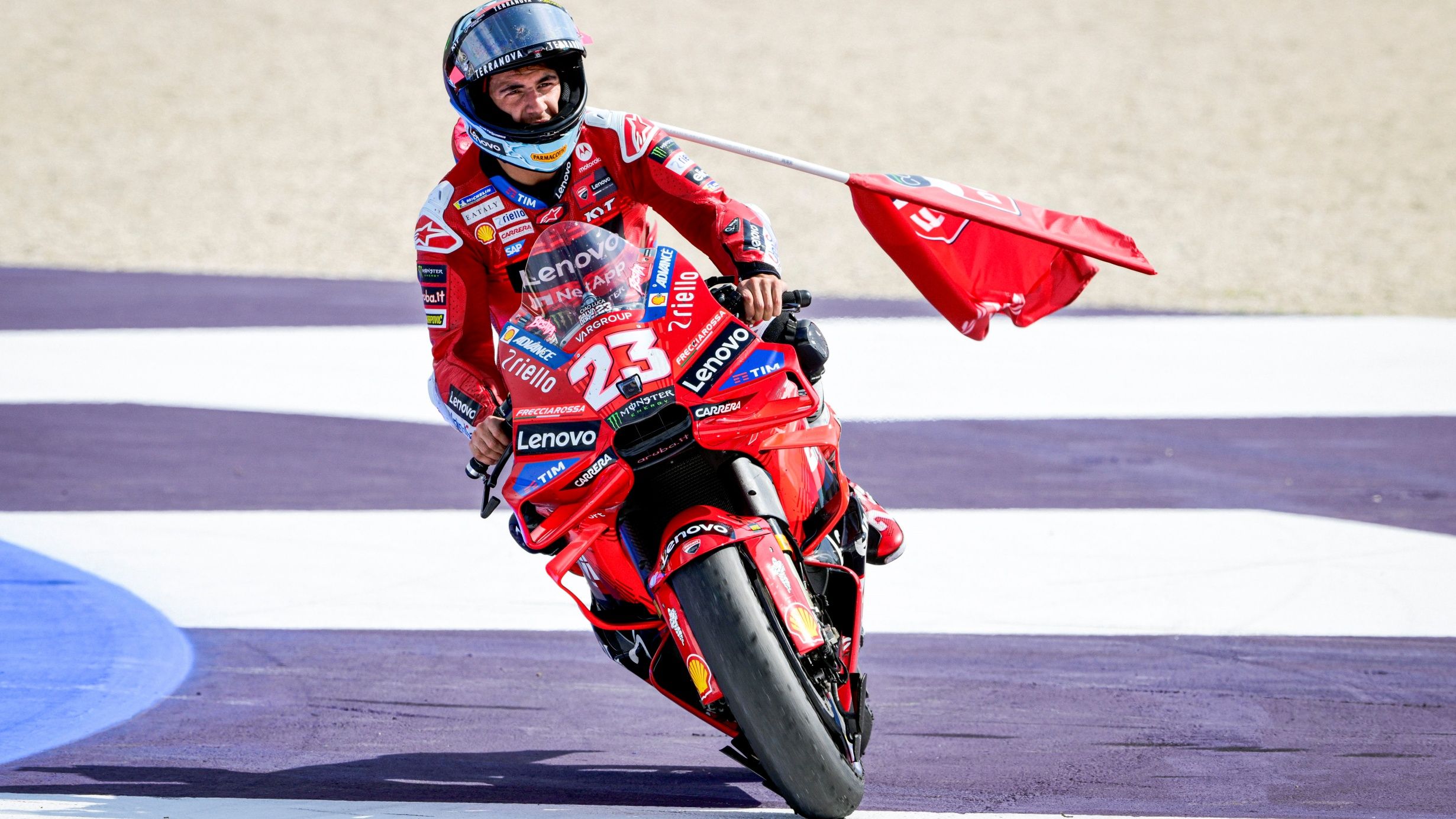 Enea Bastianini festeja su victoria en Misano