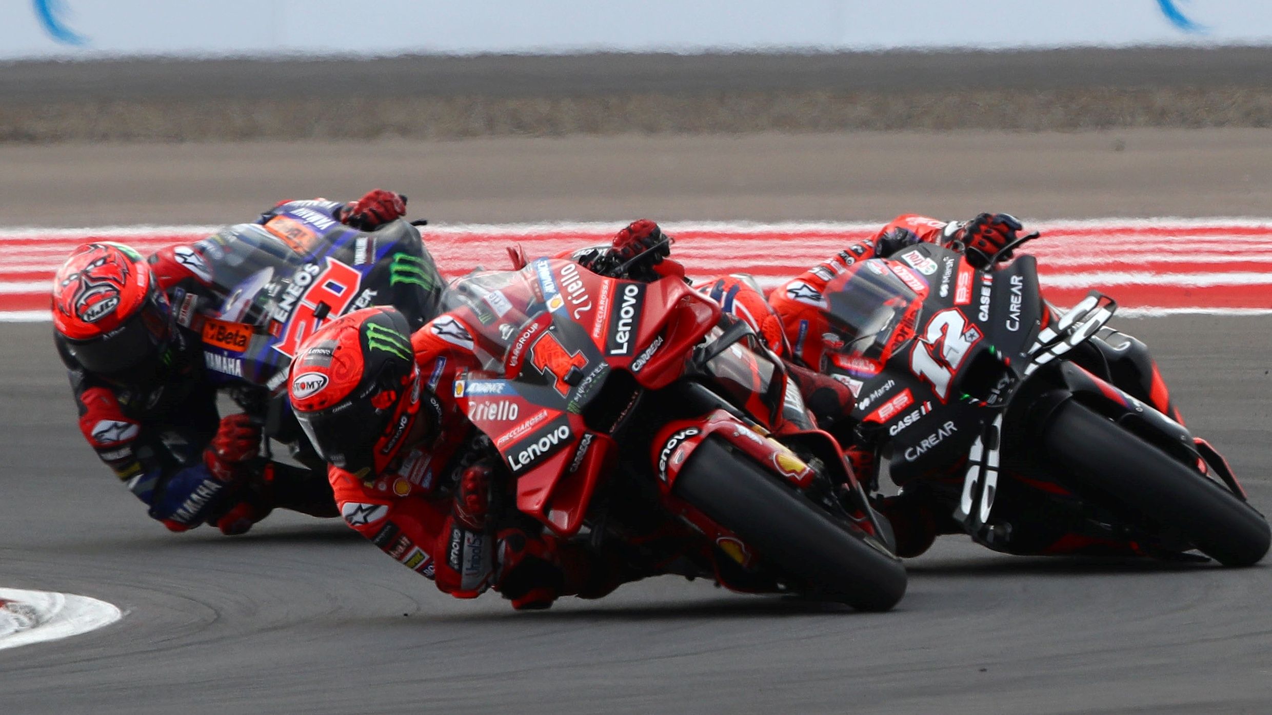 Pecco Bagnaia, Maverick Viñales y Fabio Quartararo en la última carrera de MotoGP en Mandalika, Indonesia
