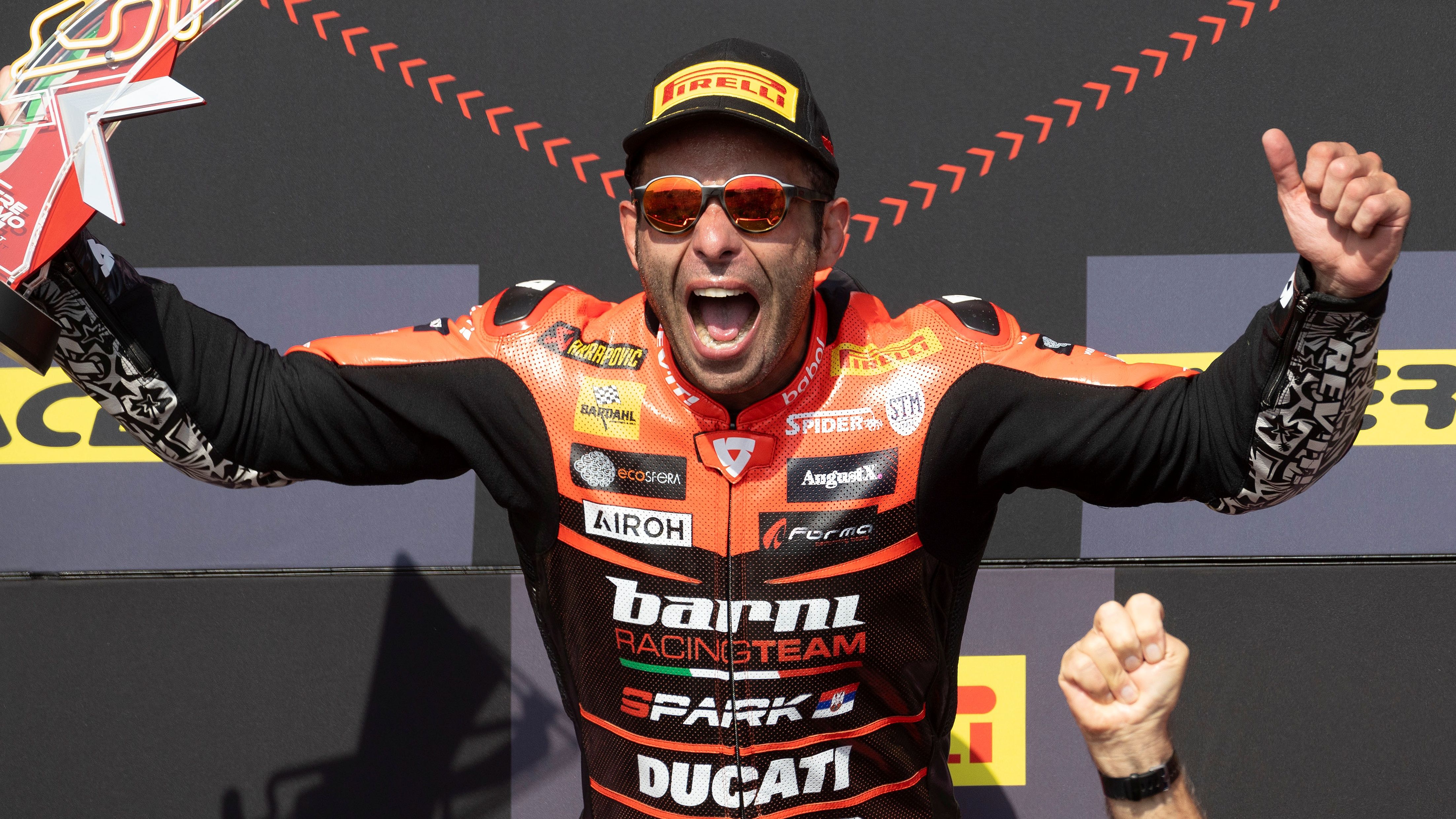 Danilo Petrucci festeja su impresionante triplete en Cremona