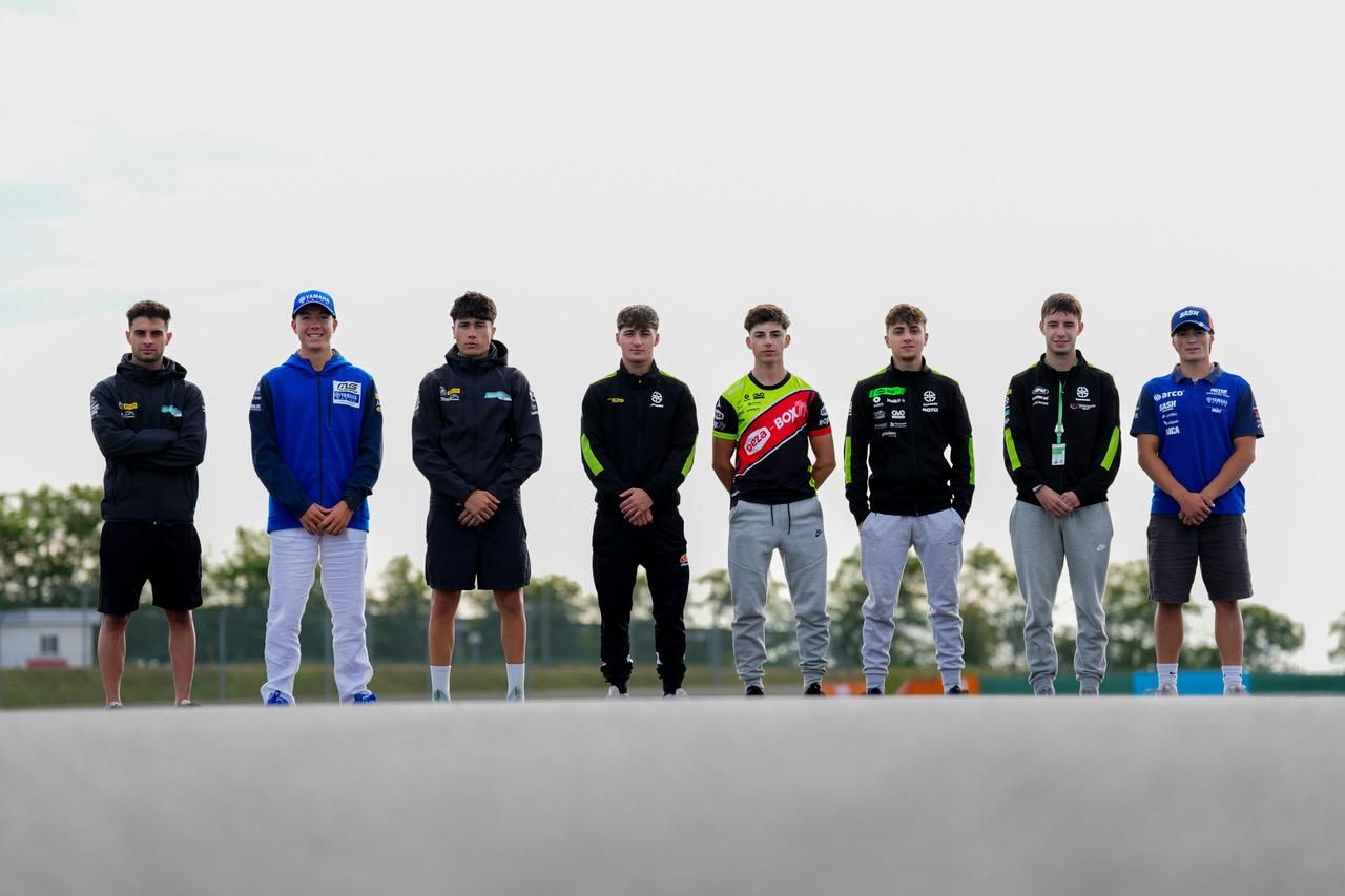 Marc García, David Salvador, Julio García, Daniel Mogeda, Ivan Bolaño, José Manuel Osuna, Iñigo Iglesias, Unai Calatayud, pilotos españoles del Mundial de Supersport 300 2024