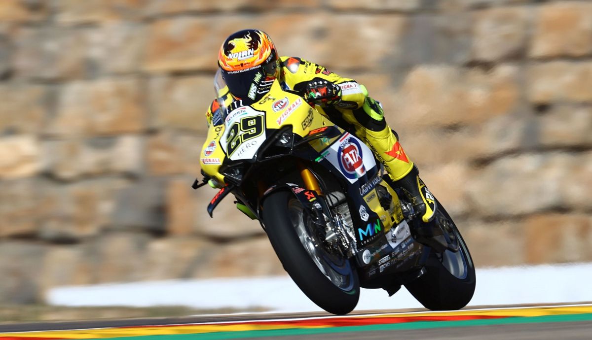 Andrea Iannone ha logrado en Motorland su primera victoria en el Mundial de Superbike