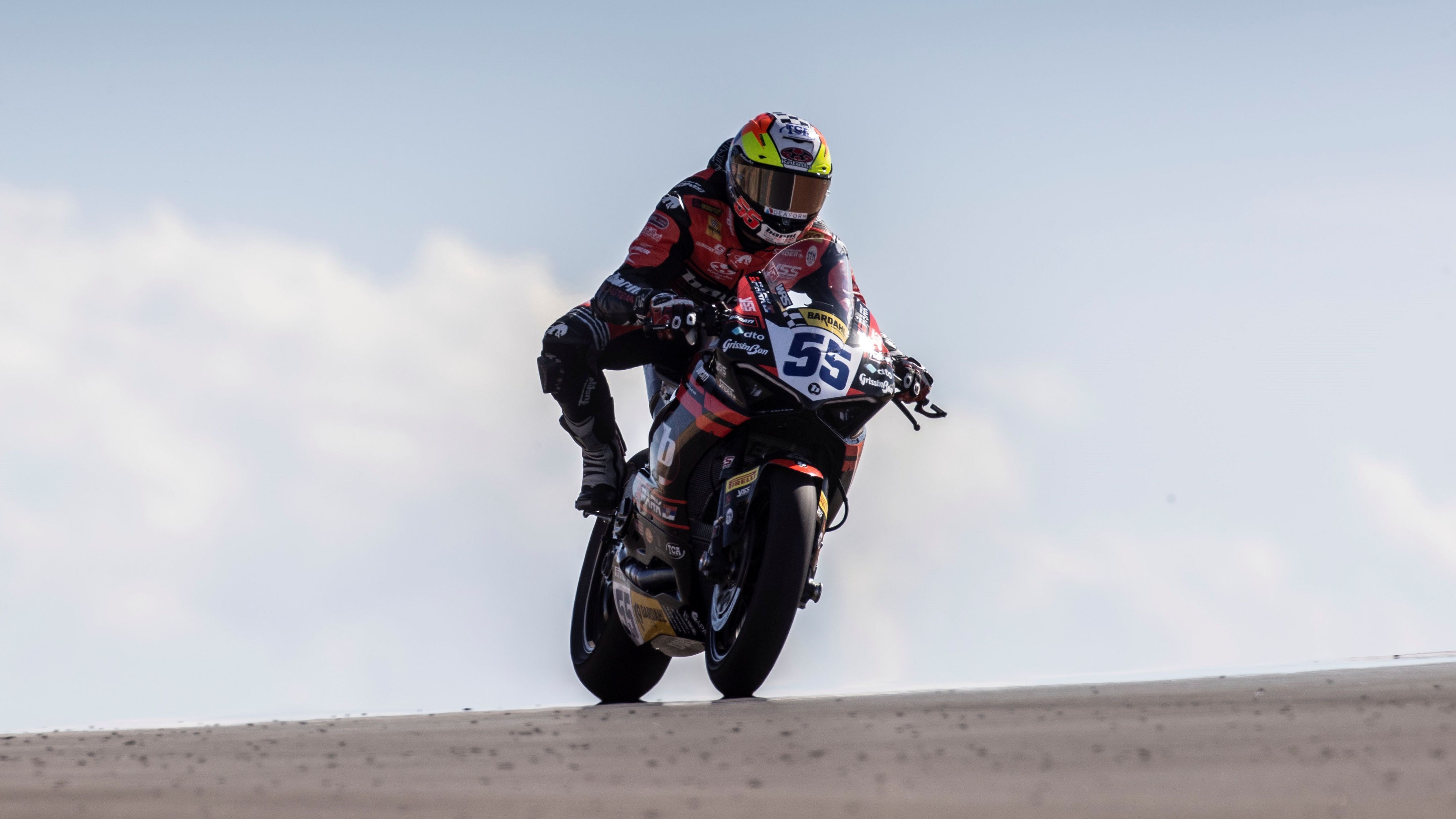 Yari Montella ha ganado la segunda carrera de Supersport en Aragón