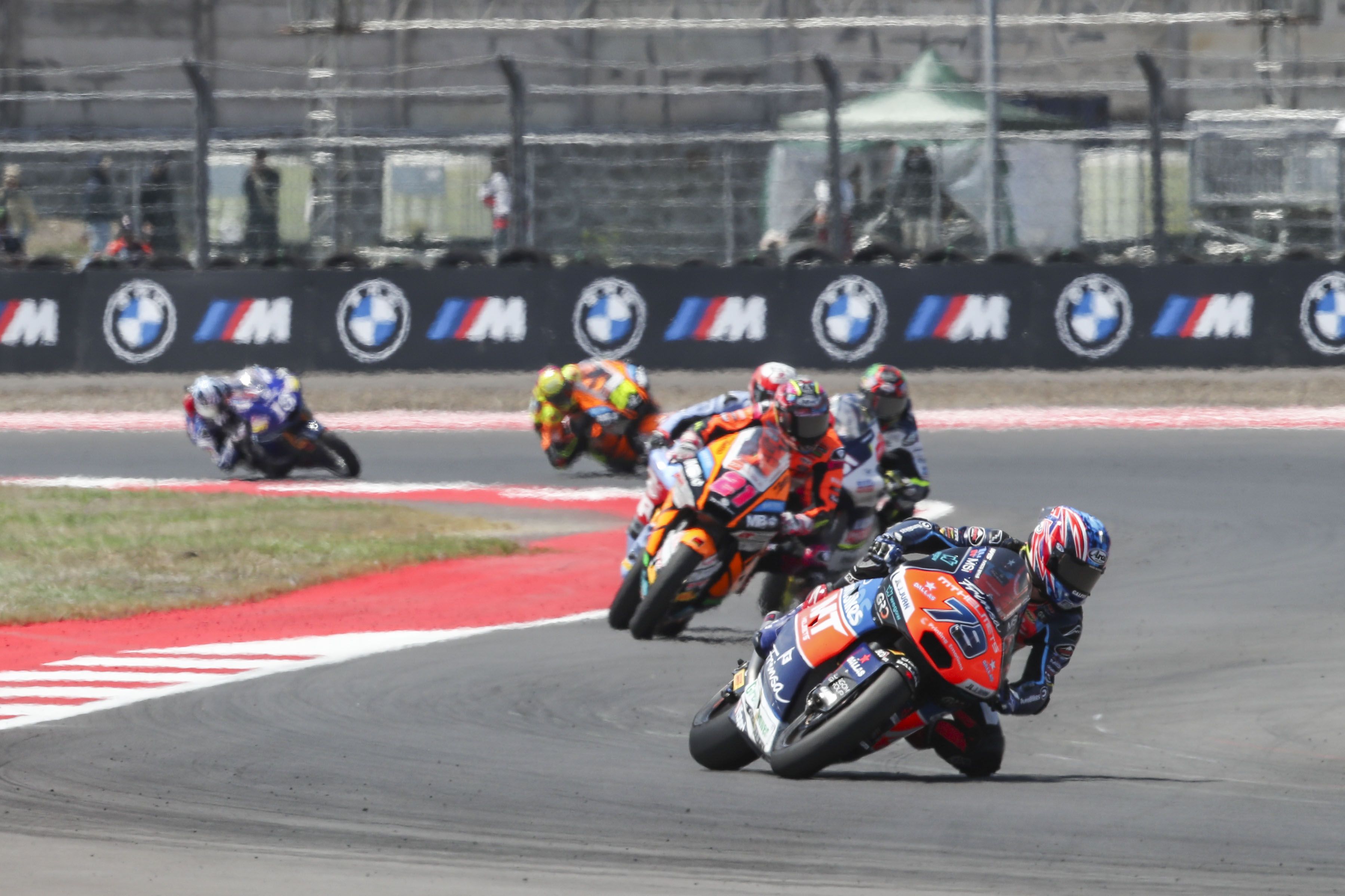 Ai Ogura se escapa de Alonso López, Moto2 Indonesia 2024