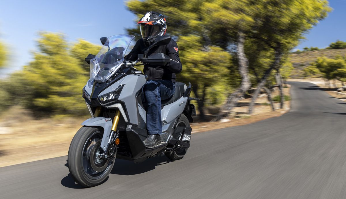 SYM ADXTG 400 accion (28)