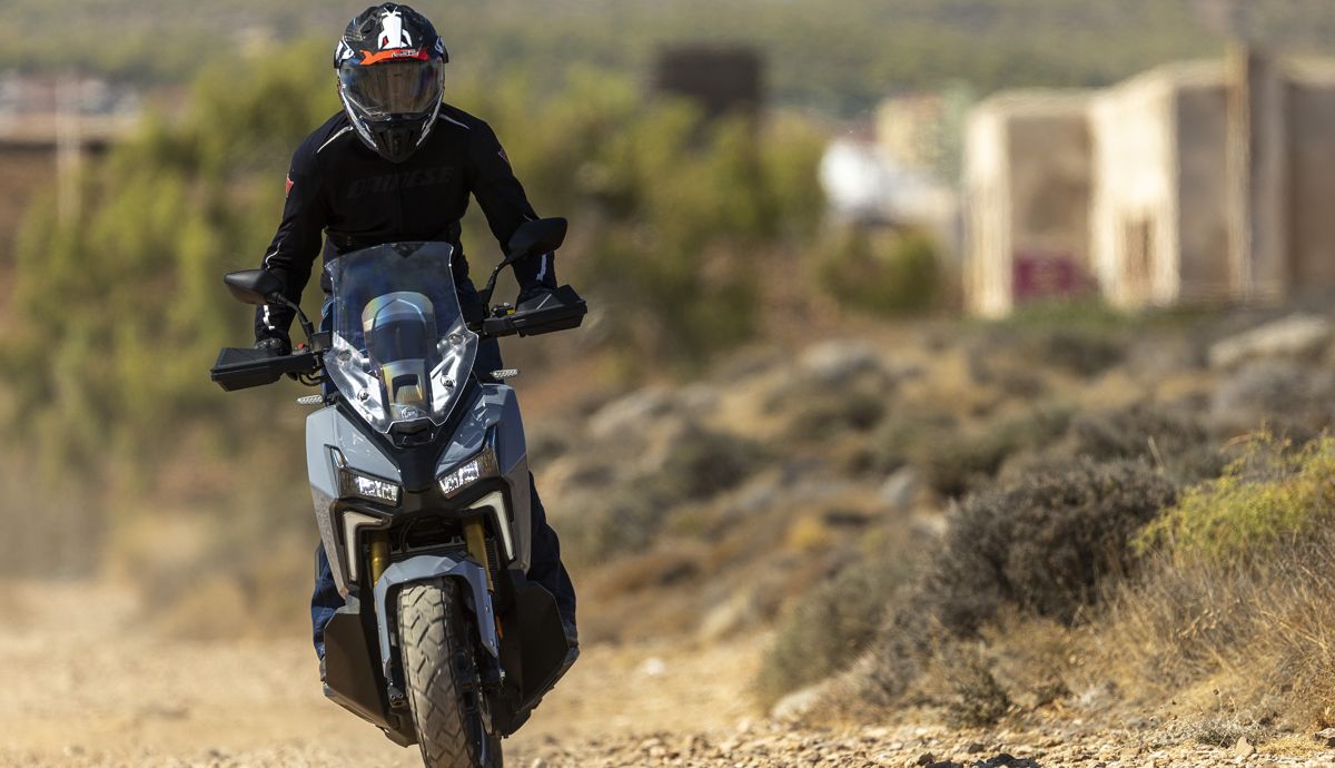 SYM ADXTG 400 accion (33)