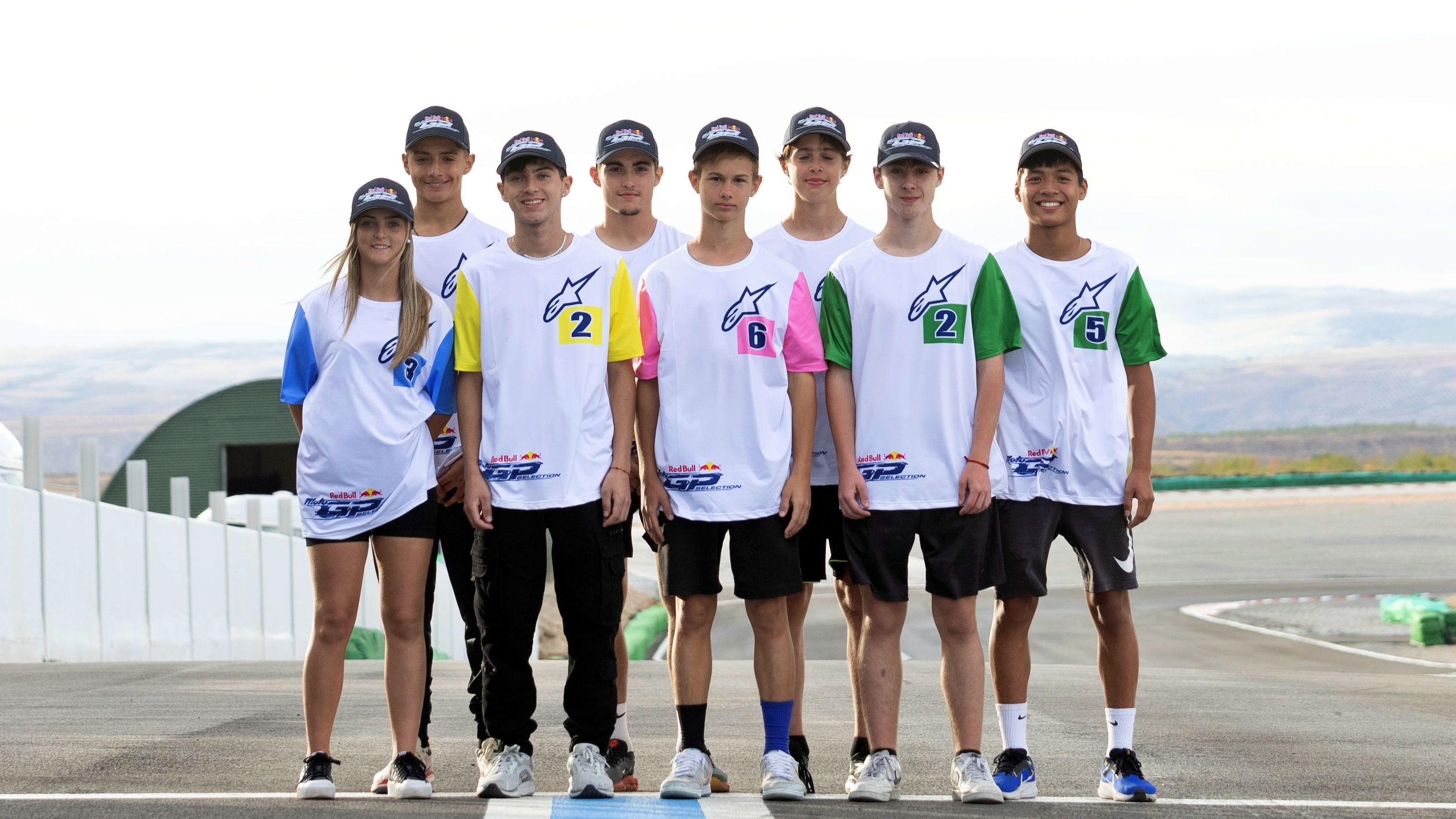 Las ocho personas seleccionadas para la MotoGP Rookies Cup 2025 incluyen a Alejandra Fernández, Beñat Fernández y David González
