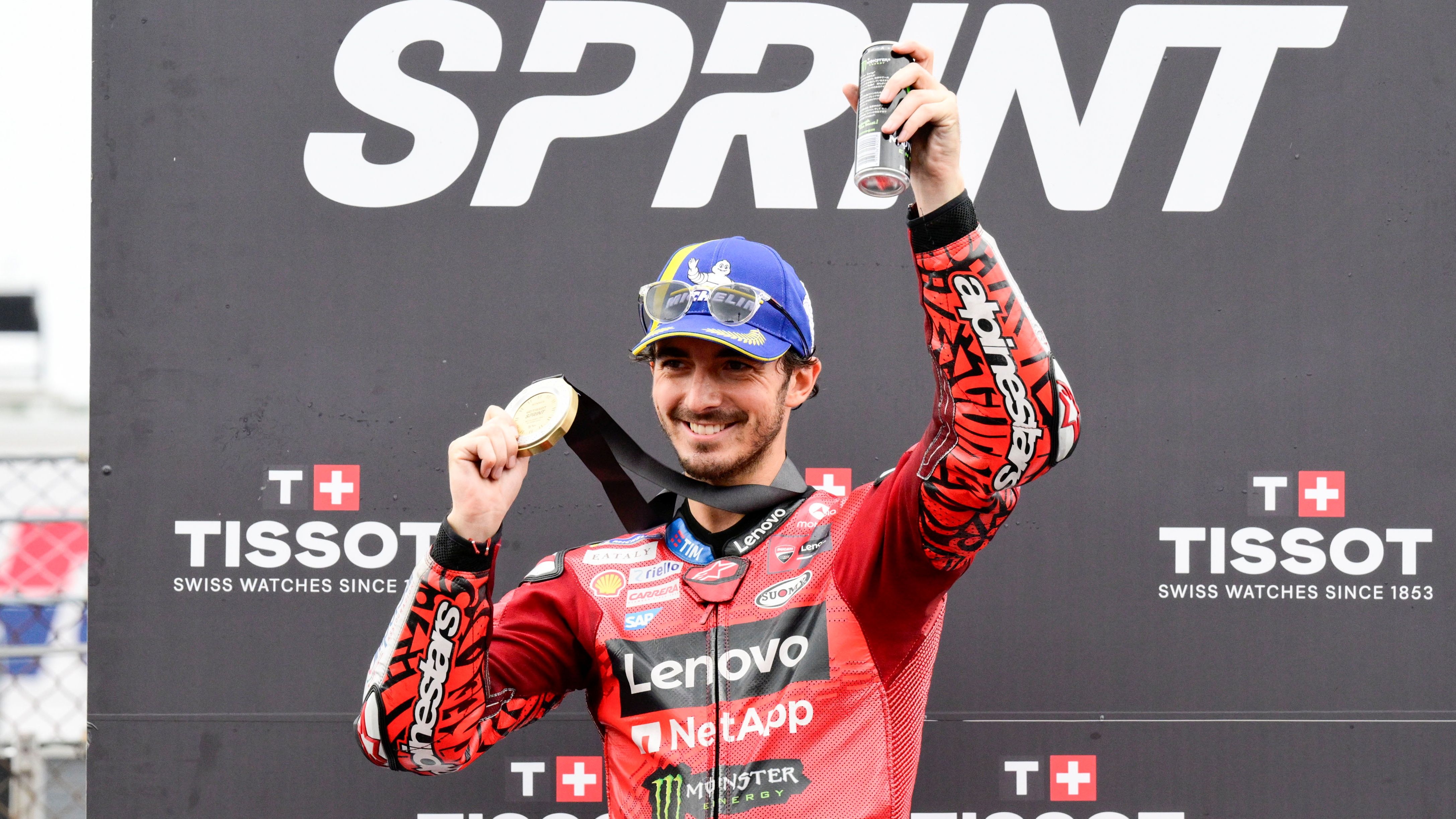 Pecco Bagnaia festeja su victoria en el Sprint del Gran Premio de Japón