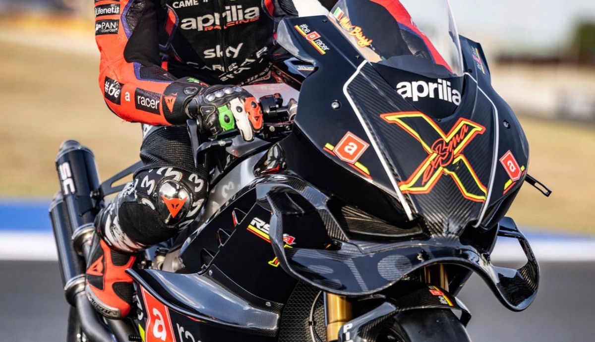 Aprilia RSV4 X ex3ma 2025 (7) Aprilia RSV4 X ex3ma 2025 (7)