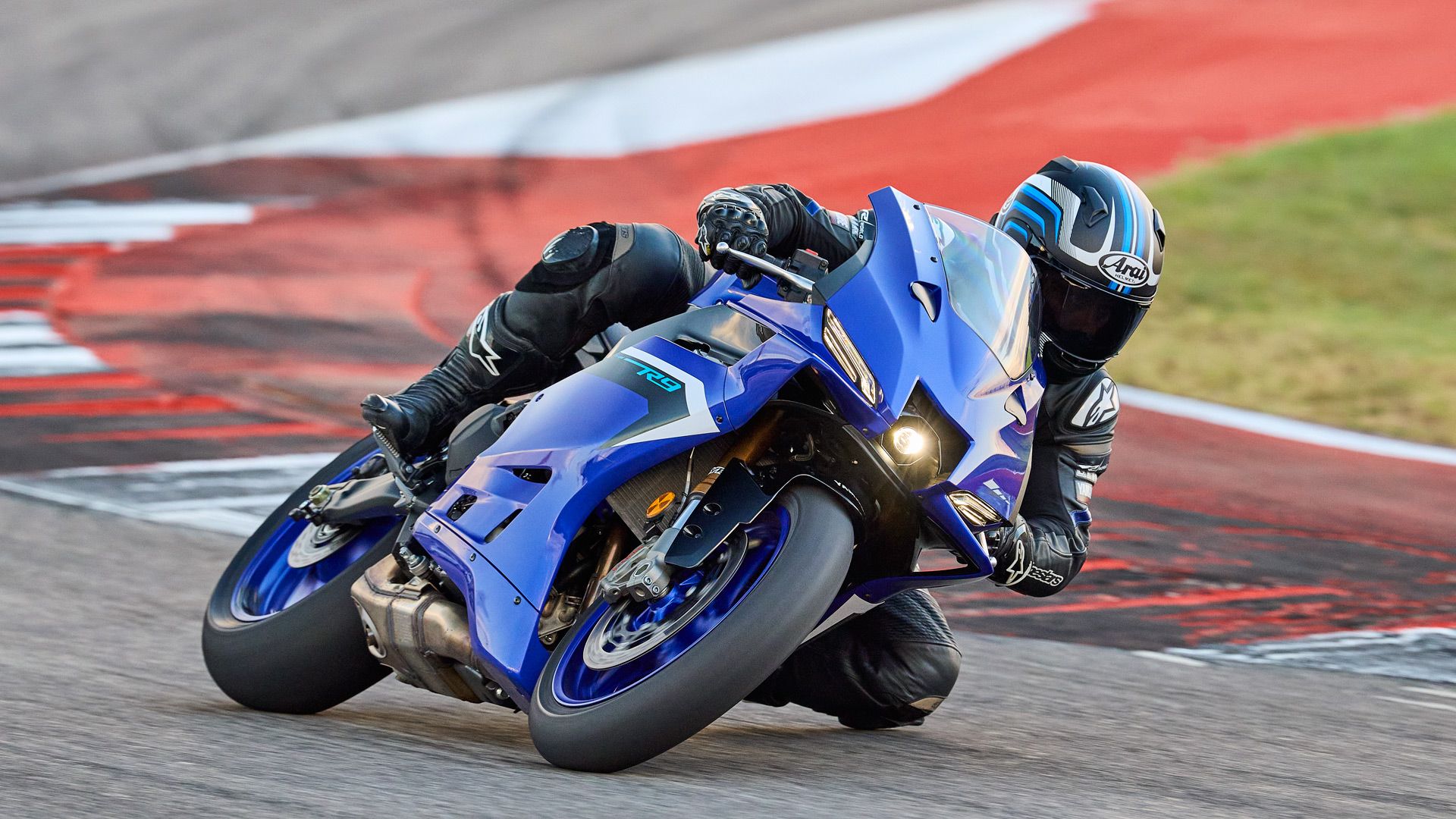Yamaha YZF R9 2025 Accion (3)