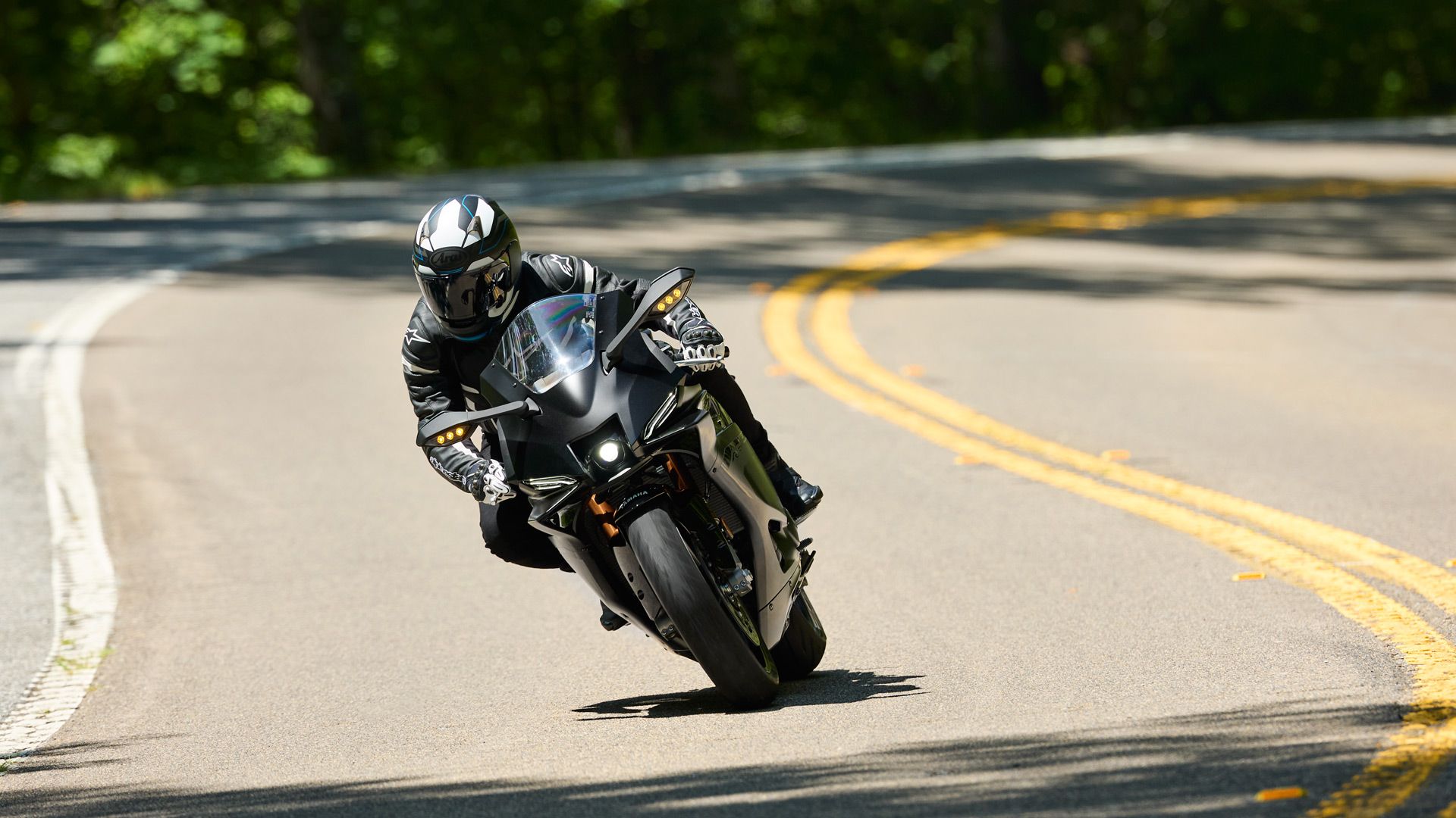 Yamaha YZF R9 2025 Accion (10)
