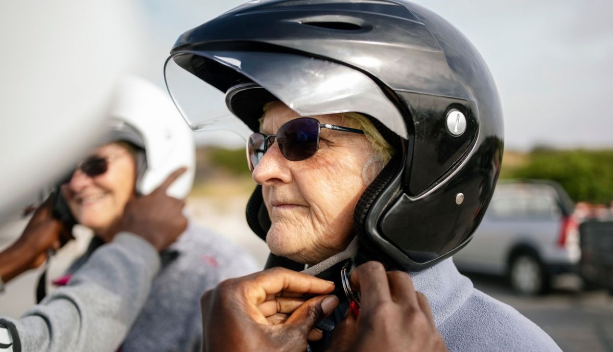 Casco con cierre de doble anilla