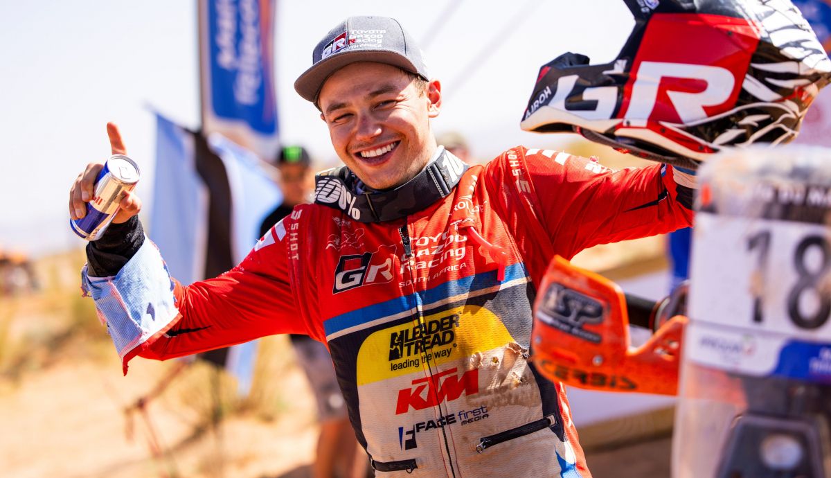 Bradley Cox ha logrado la victoria y el título en Rally2 Bradley Cox ha logrado la victoria y el título en Rally2