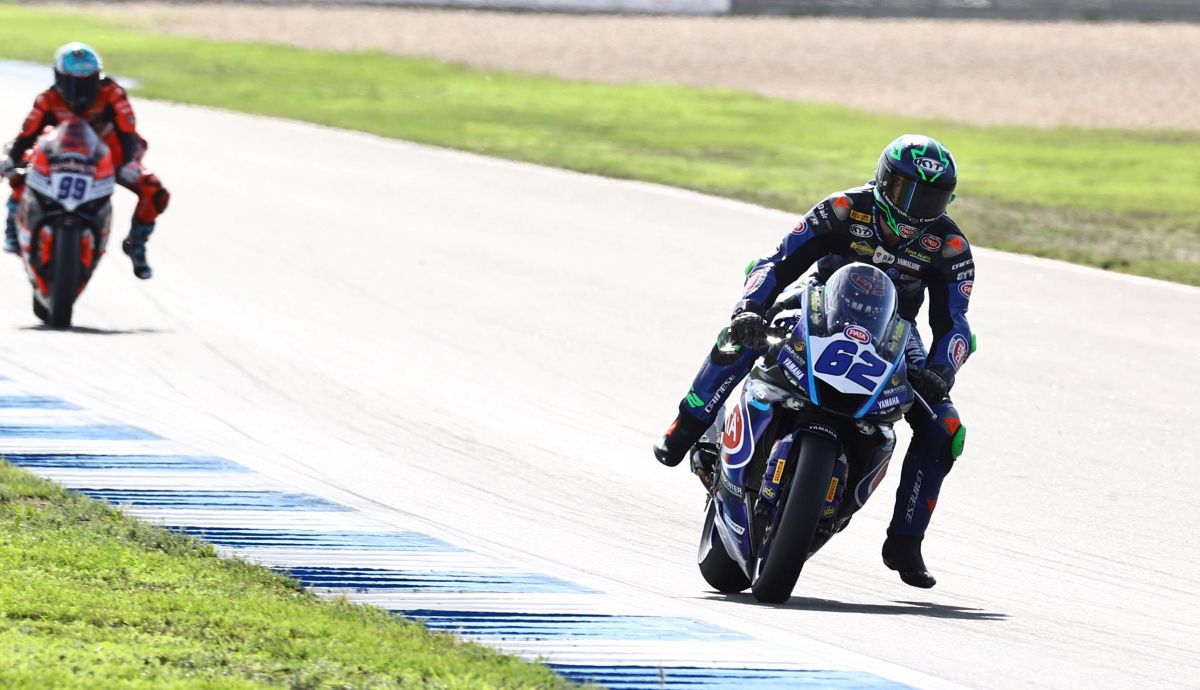 Stefano Manzi volvió a ganar y Adrián Huertas roza el título de Supersport Stefano Manzi volvió a ganar y Adrián Huertas roza el título de Supersport