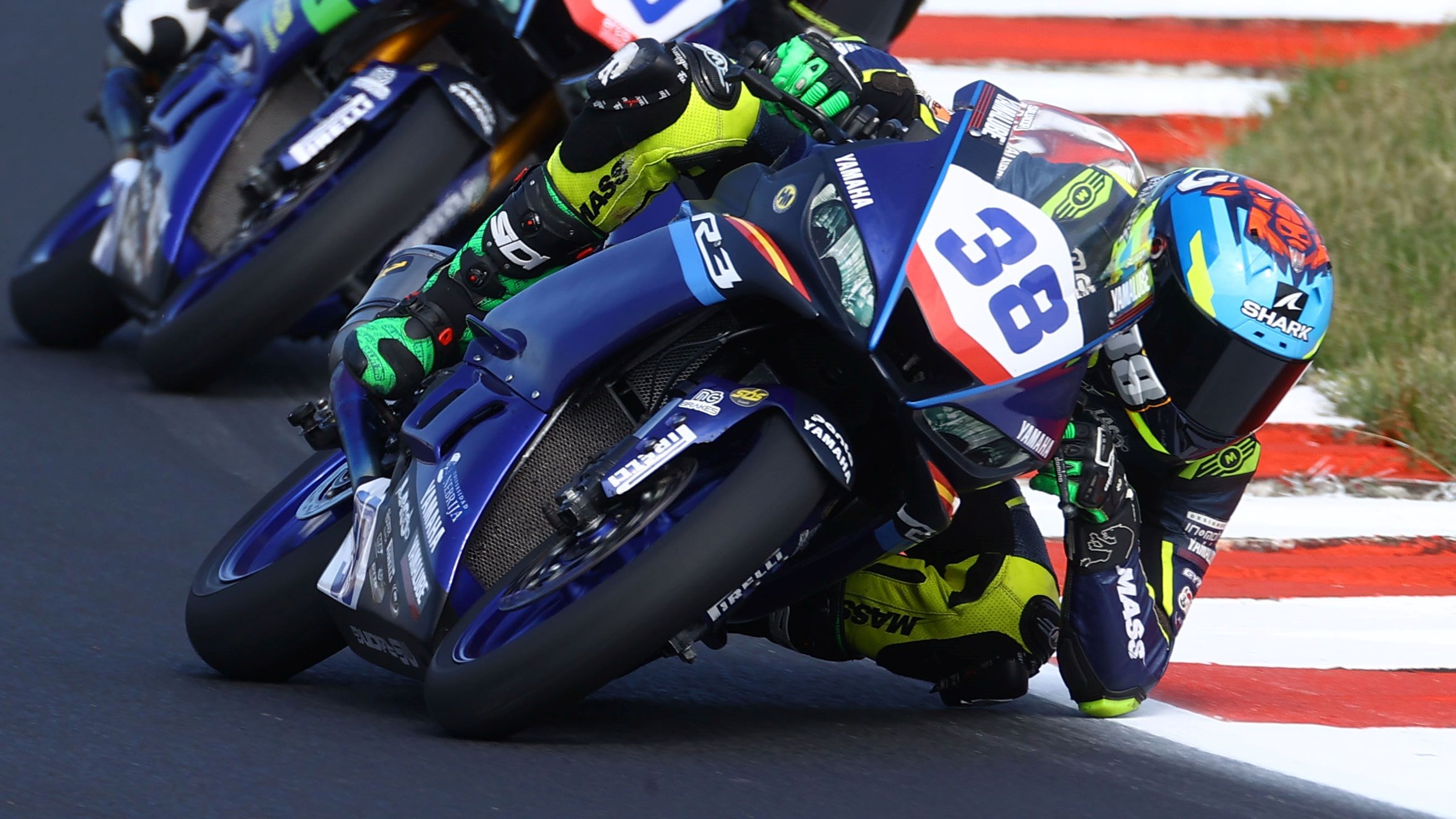 David Salvador ha logrado su primera victoria en el Mundial de Supersport 300