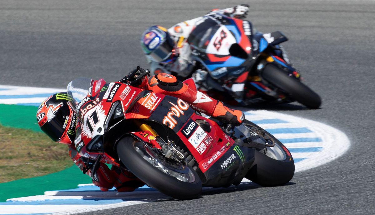 Nicolò Bulega se ha impuesto a Toprak Razgatlioglu en la carrera Superpole de Jerez Nicolò Bulega se ha impuesto a Toprak Razgatlioglu en la carrera Superpole de Jerez