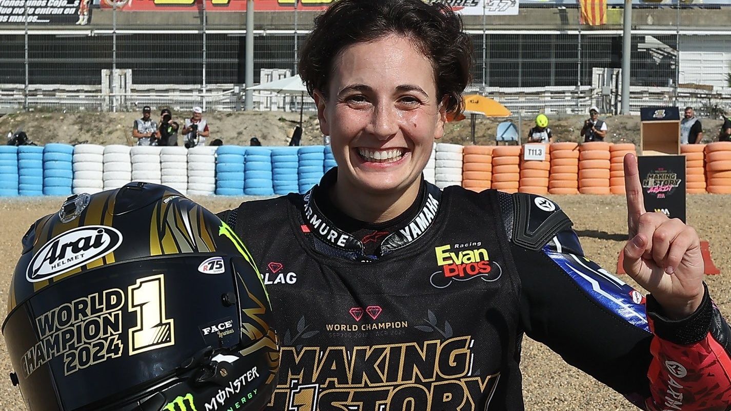 Ana Carrasco celebra su título mundial del WorldWCR