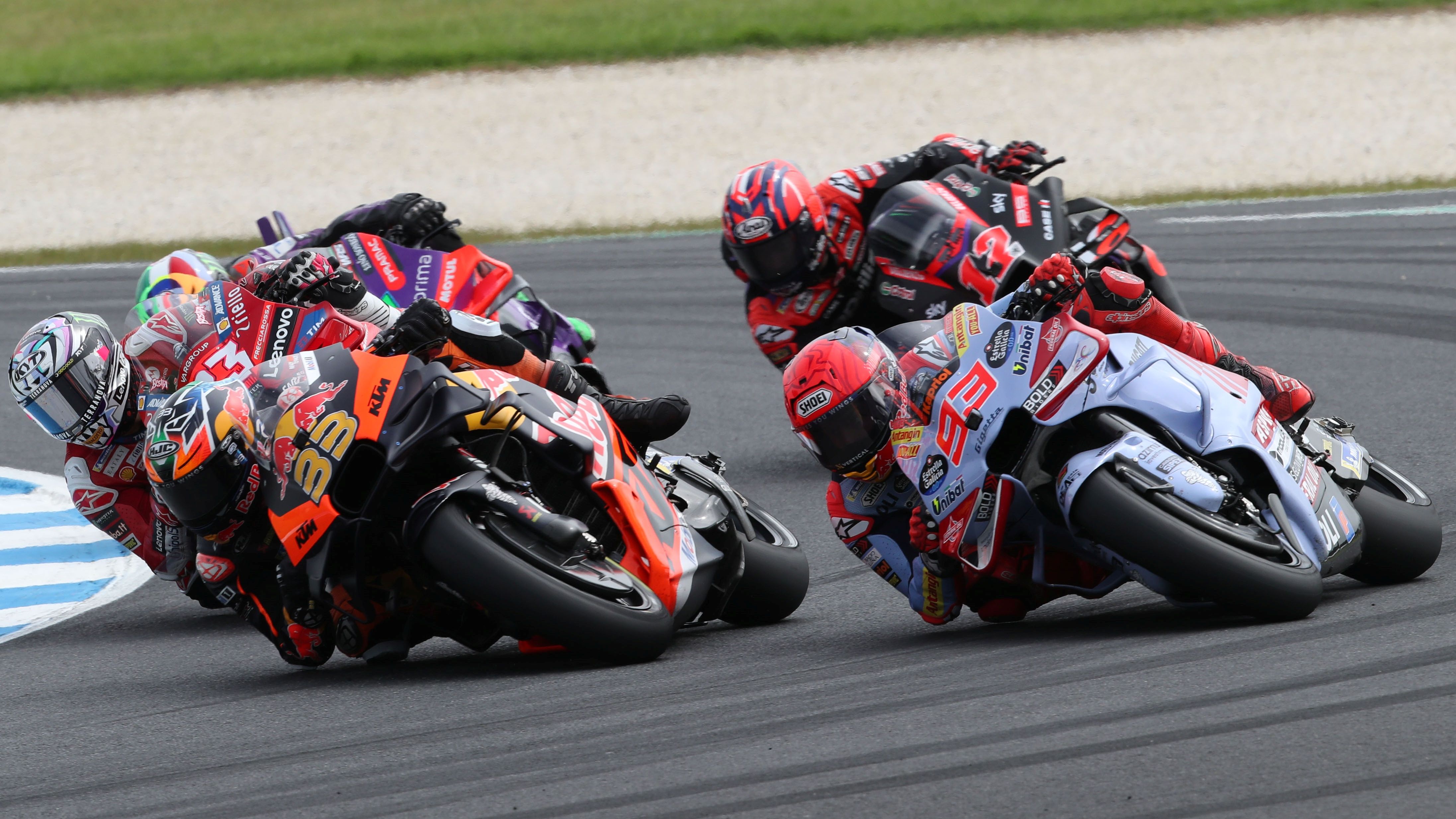 Brad Binder supera a Marc Márquez ante Enea Bastianini, Franco Morbidelli y Maverick Viñales, MotoGP Australia 2024
