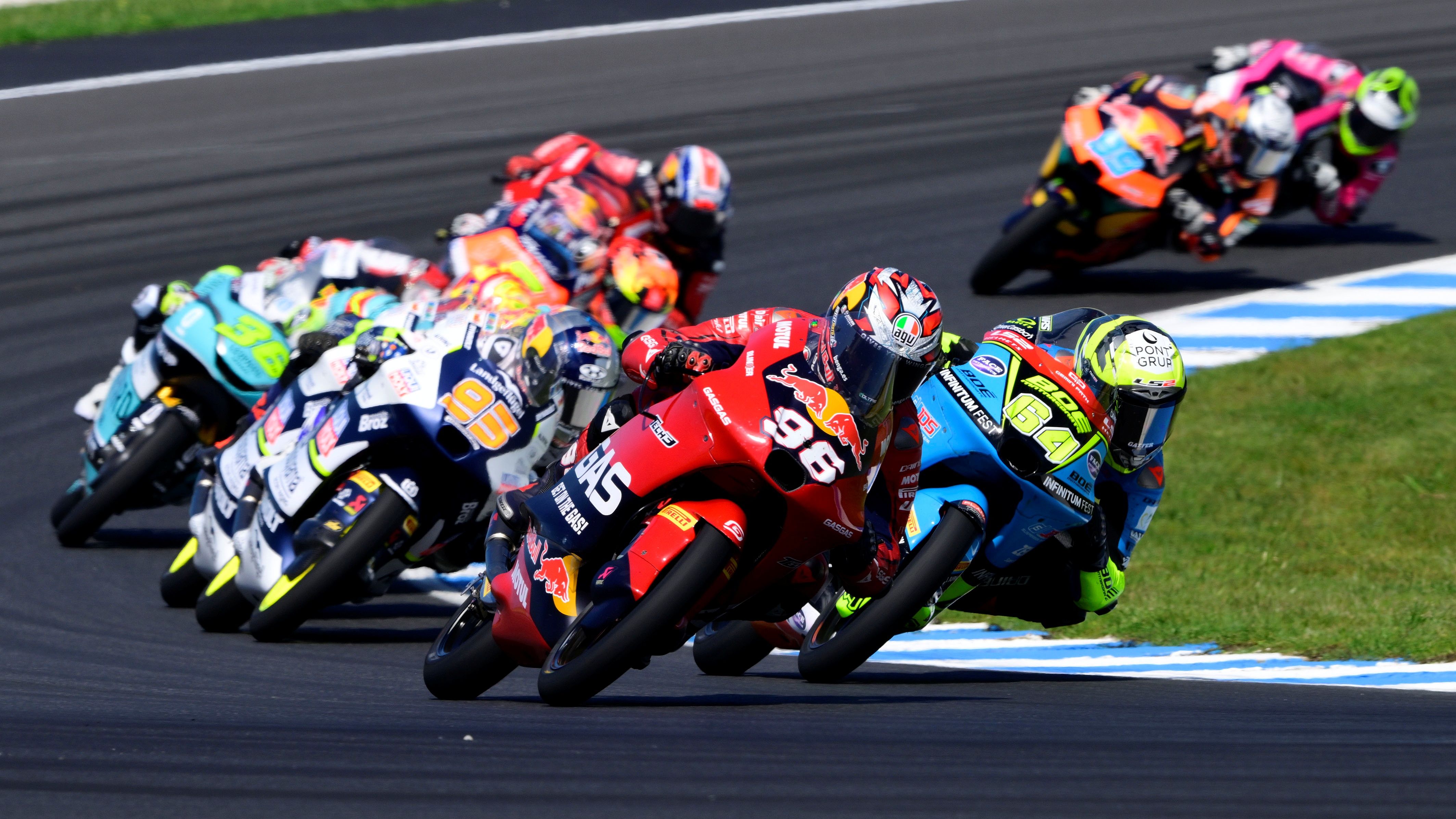 Dani Holgado seguido por David Muñoz y Collin Veijer, Moto3 Australia 2024