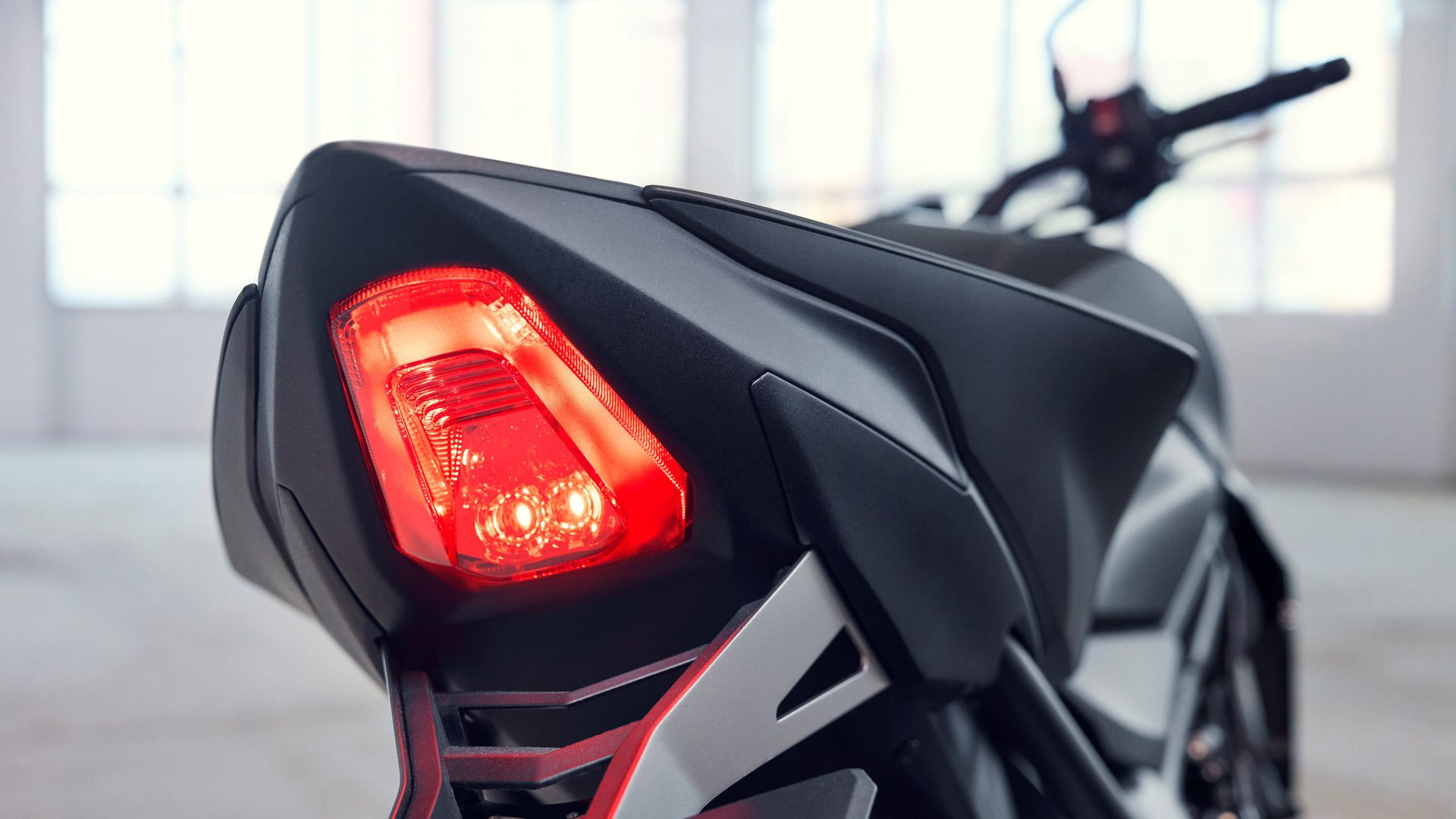 Honda CB1000 Hornet SP 2025 Detalles (9)