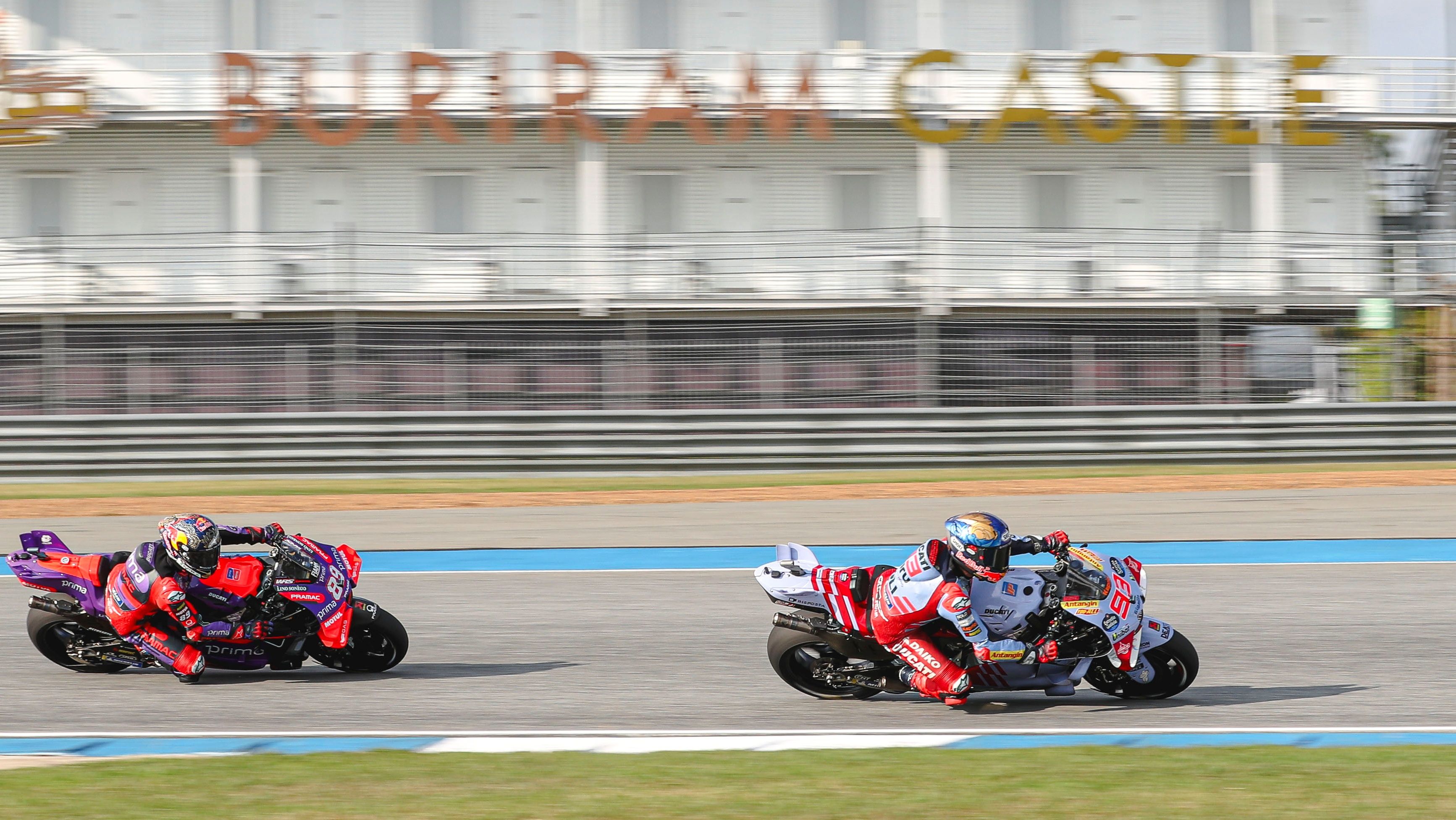 Marc Márquez ha liderado el viernes de Tailandia ante Jorge Martín