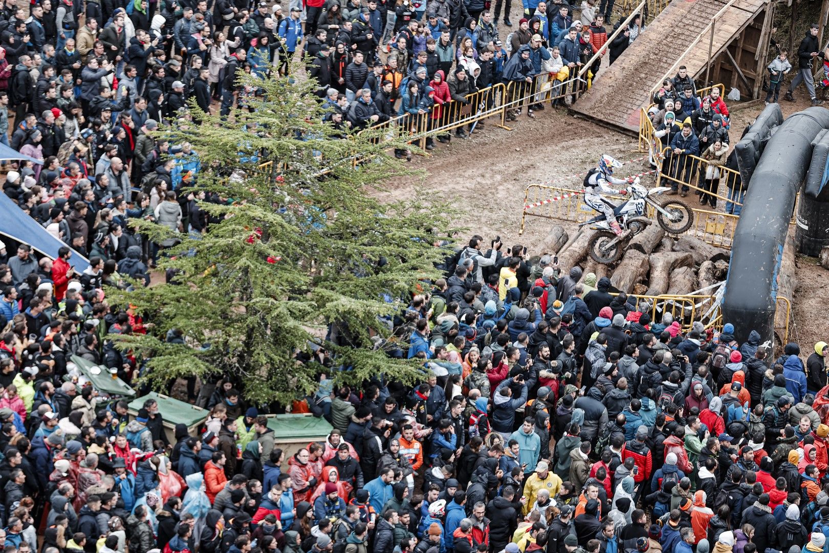 Billy Bolt gana Hixpania. Lettenbichler, Campeón del Mundo Hard Enduro 2024.duro World Championship   Round 7, Hixpania Hard Enduro 5 (Grande)