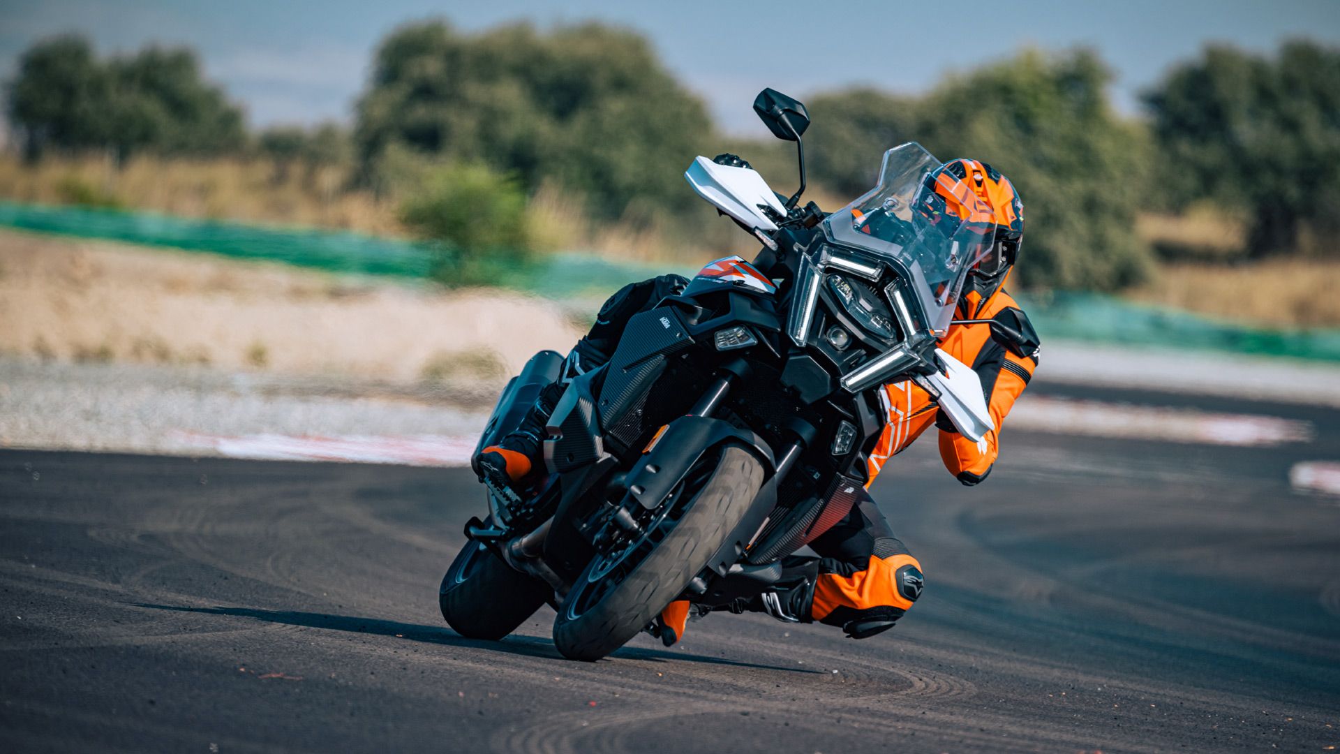 KTM 1390 Super Adventure S 2025 Accion (2)