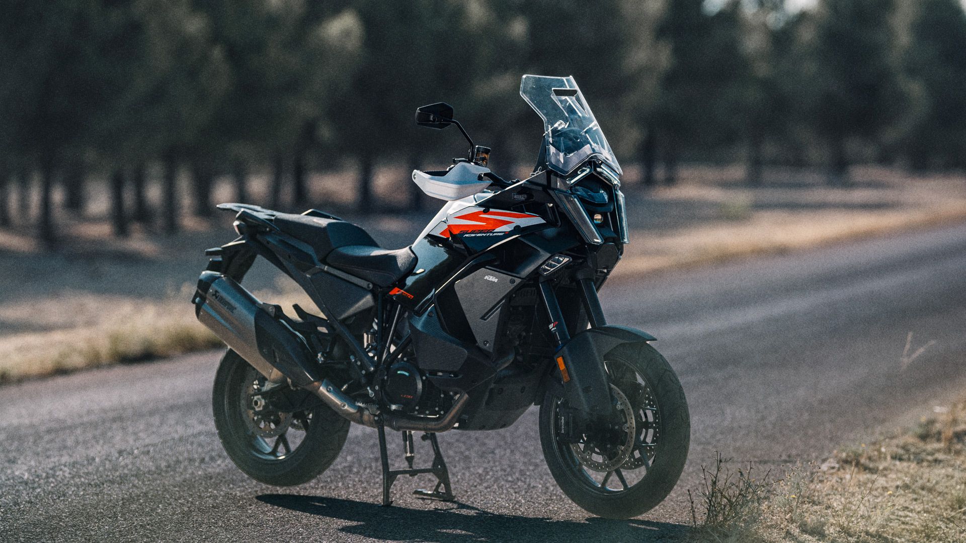 KTM 1390 Super Adventure S 2025 Estatica (4)
