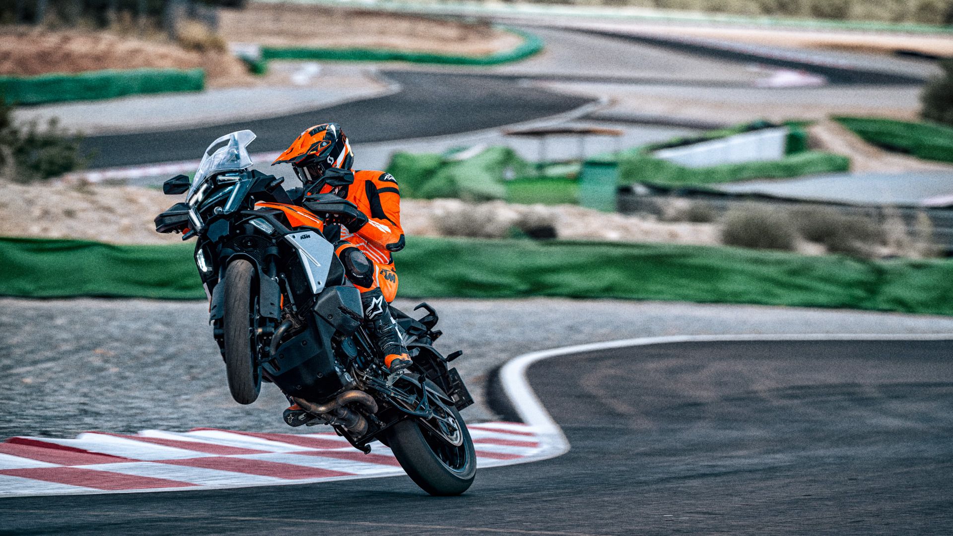 KTM 1390 Super Adventure S EVO 2025 Accion (5)