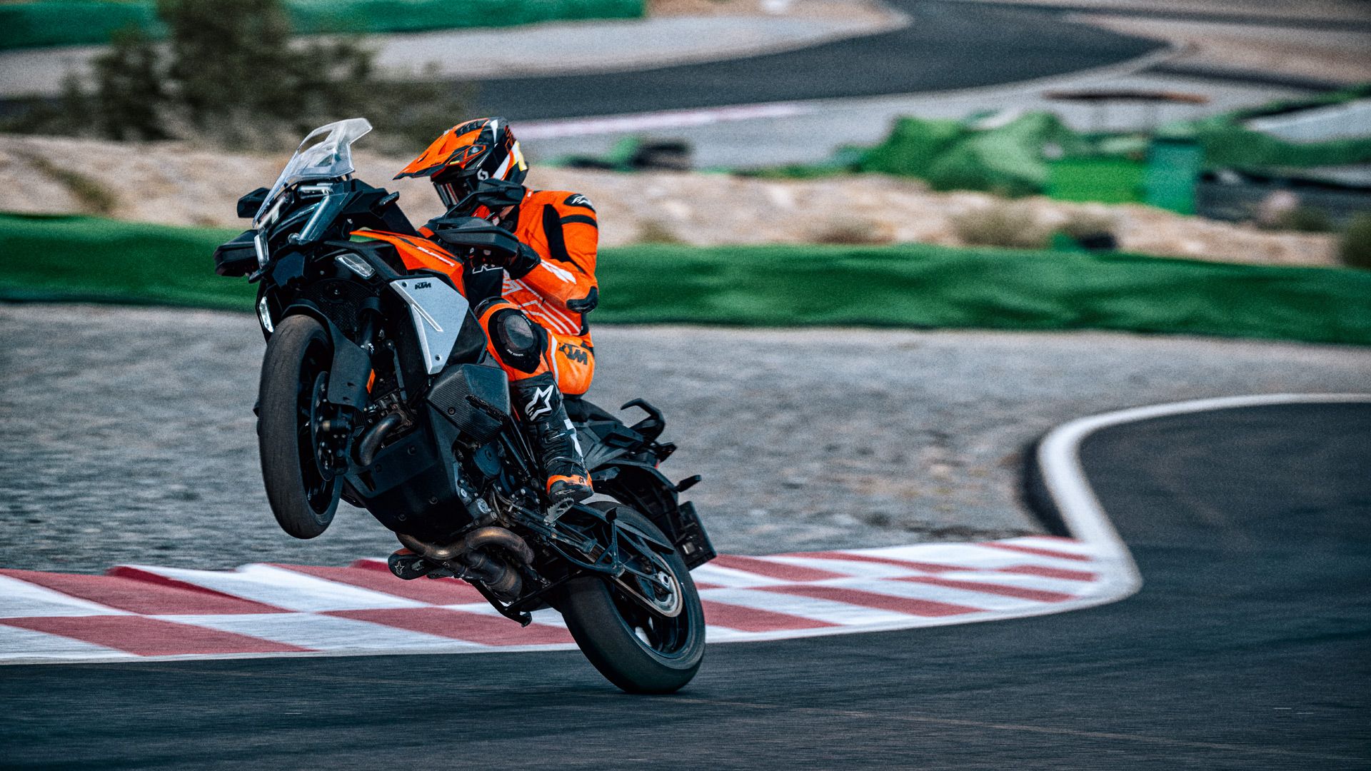 KTM 1390 Super Adventure S EVO 2025 Accion (6)