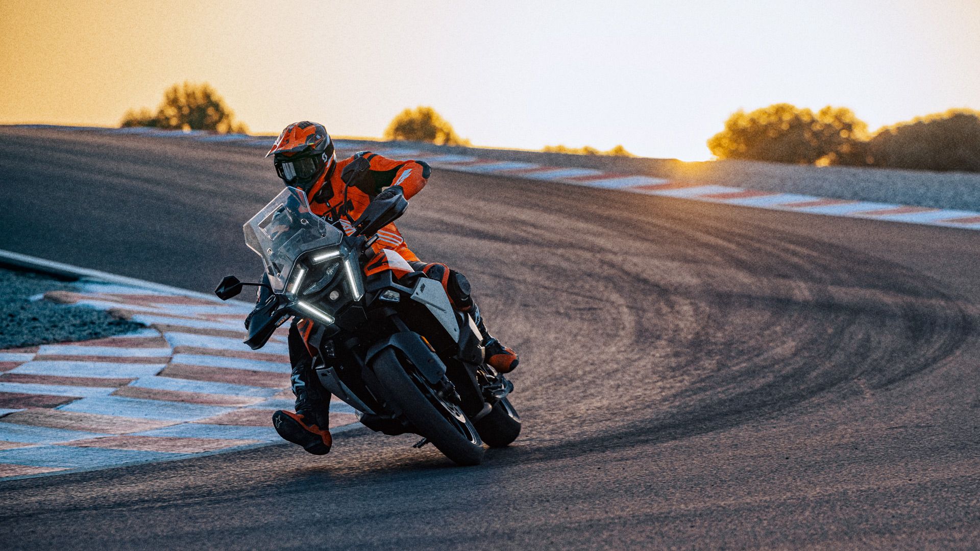 KTM 1390 Super Adventure S EVO 2025 Accion (7)